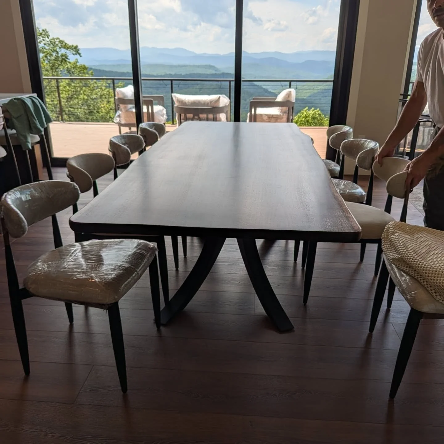 We delivered this custom 8' #bookmatch #walnut natural edge dining table and a coffee table made from the prettiest cherry I've ever seen to a gorgeous new home in Rosman yesterday. 

It was really hard not to be distracted by that phenomenal mountai