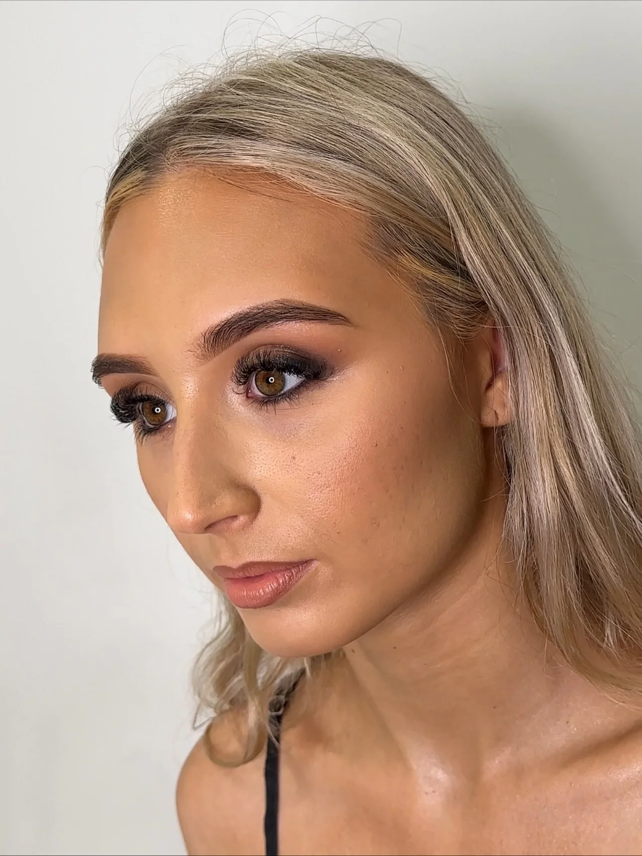 Formal glam for Saffryn 🖤

2026 formal dates are filling fast, send me a message to check availability 🗓️

#rockhamptonmakeup #rockhamptonmakeupartist #softglam #rockhamptonbeauty #makeupartist #yeppoonmakeup #cqmakeupartist #formalmakeup