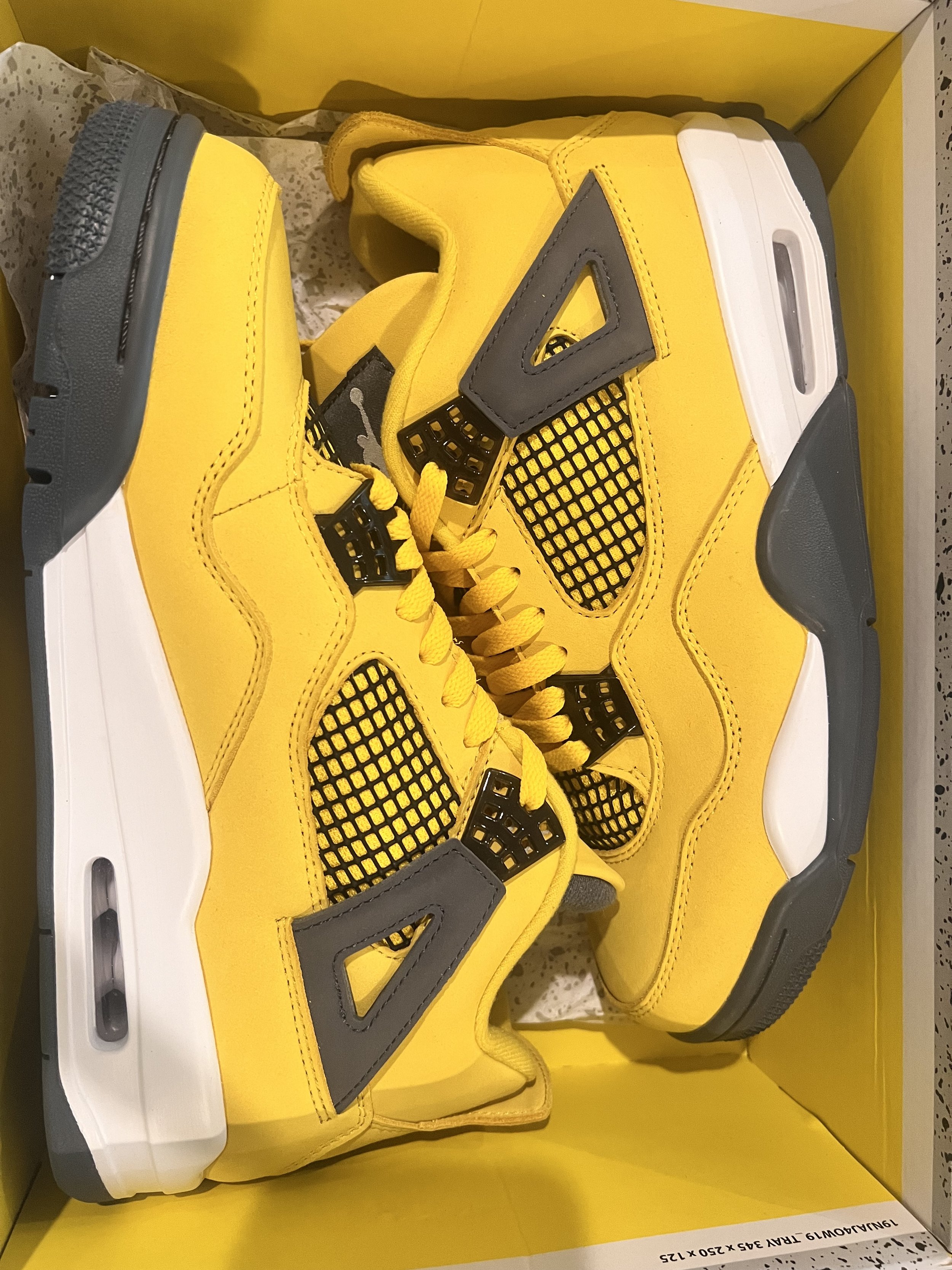 Jordan 4 Lightning