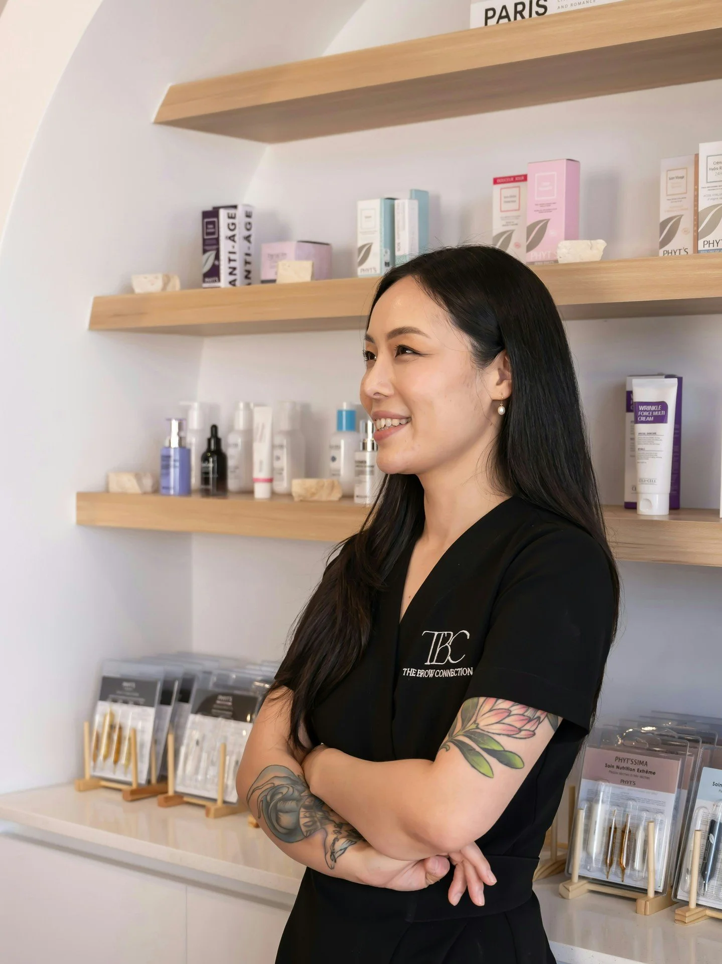Boss energy, but make it kind 🤍

Angie, the heart, hands, and vision behind The Brow Connection.

From growing up in South Korea and mastering her craft across multiple countries, to building this space from the ground up here in Australia, Angie&rs