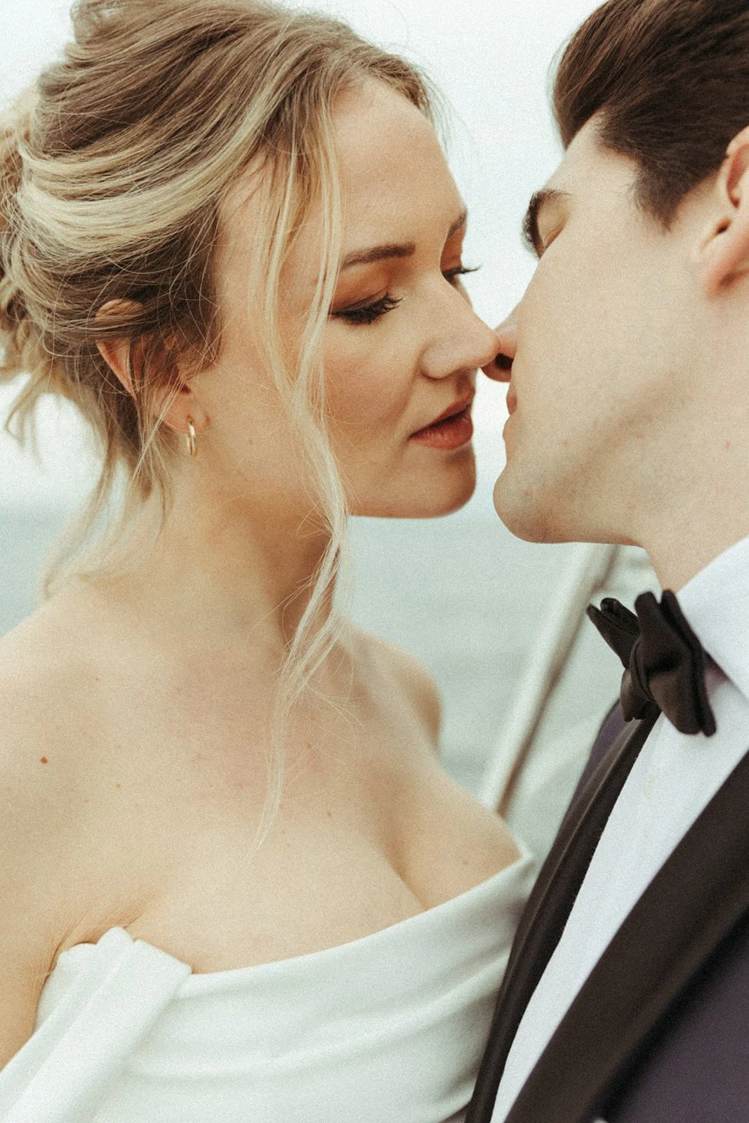 editorial-sailboat-elopement-victoria-bc-bre-poole-photography-163_websize.jpg