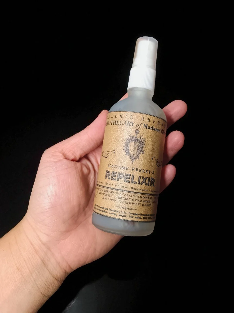 repel hand-Photoroom.jpg