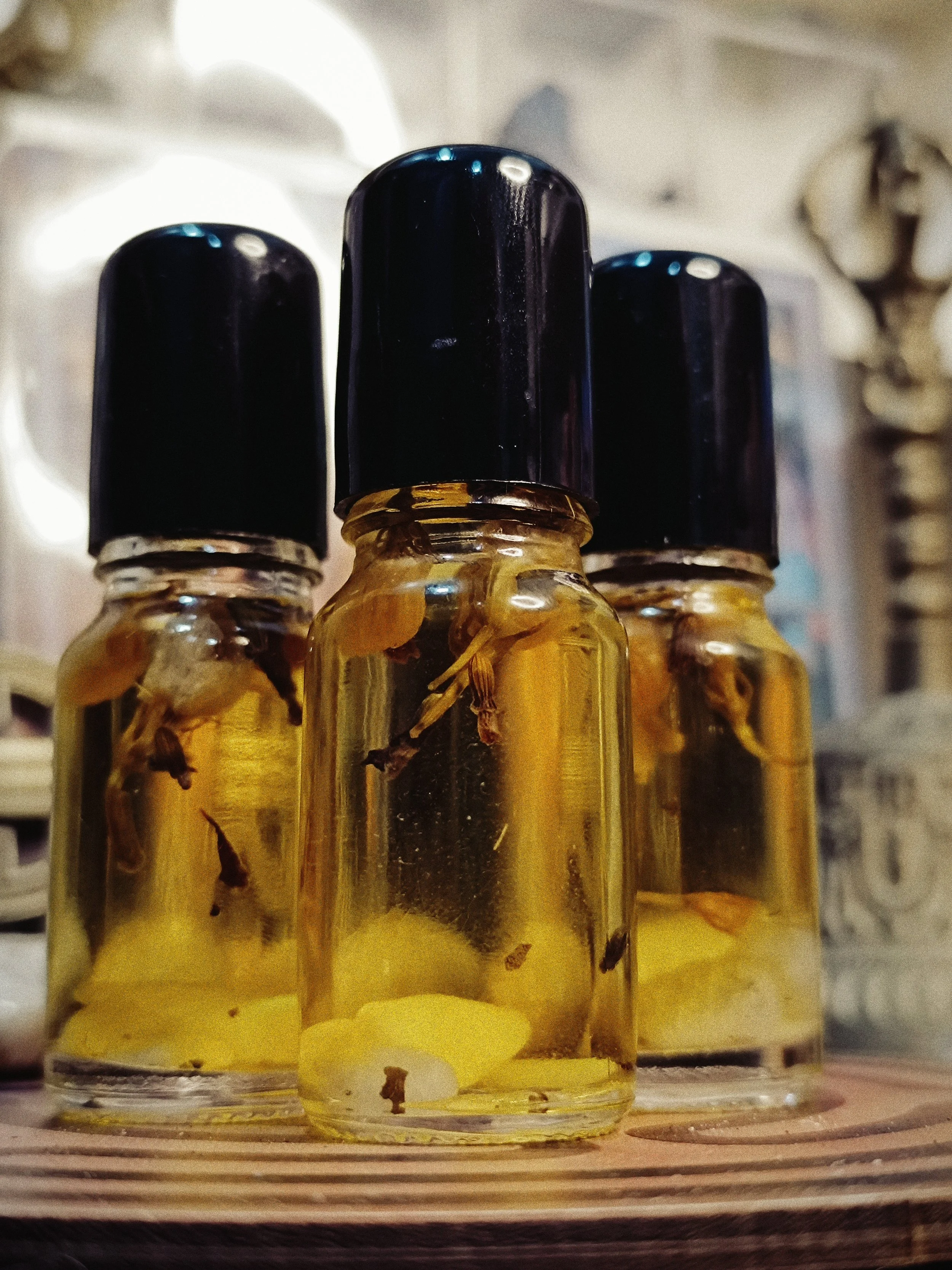 First Glance Ritual Oil (For First Impressions & Favorable Reception)