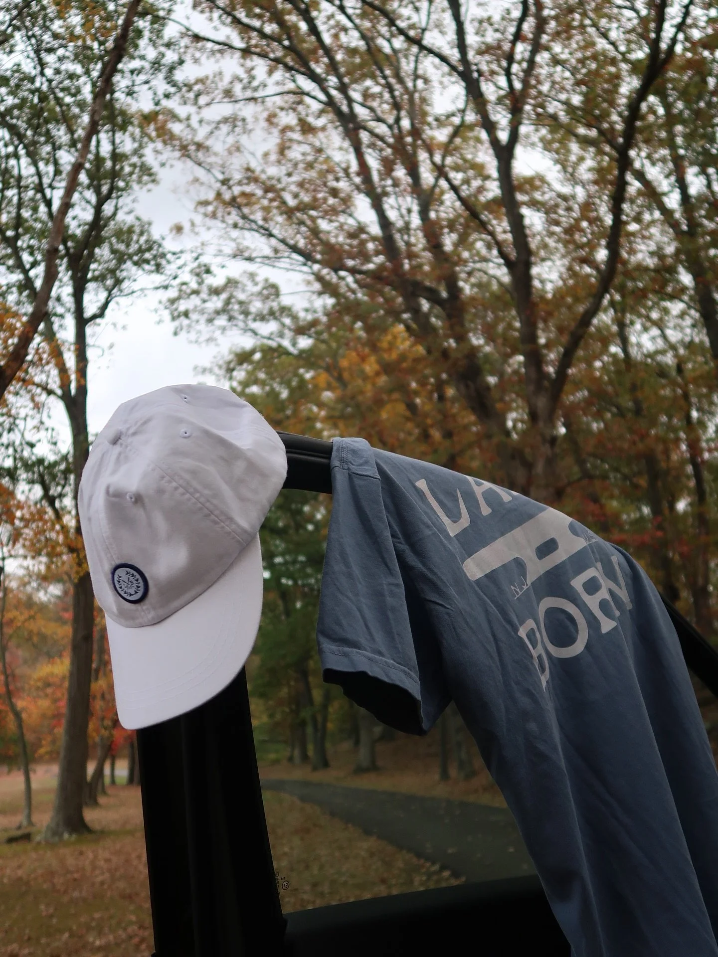 When it comes to roadtrips: The map&rsquo;s optional. The coffee&rsquo;s not. ☕️🍂
Take Lake Born wherever fall takes you &mdash; lakeborncoffee.com