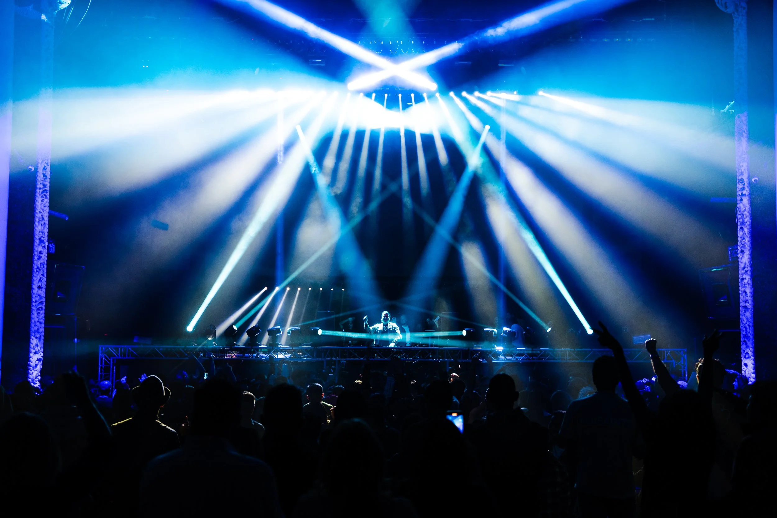 No Xcuses for EDX in Hollywood: EDX Ignites the Stage with Electrifying Visuals and Captivates Packed Crowds