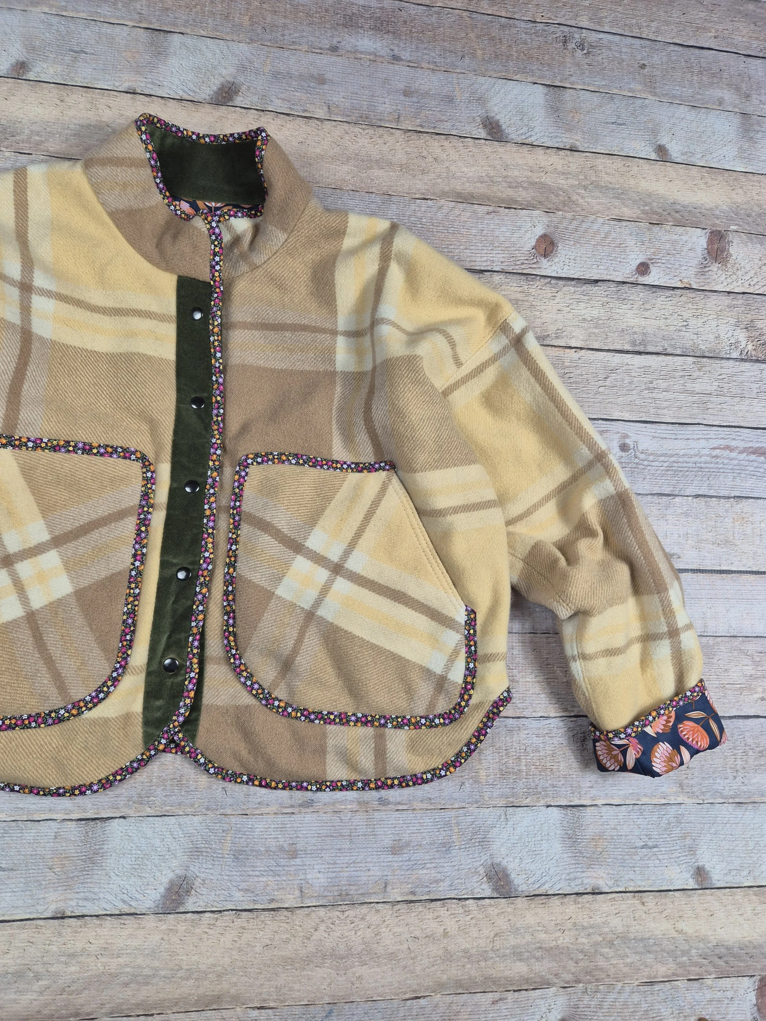 Ladys Boxy oversized  Jacket + size Medium