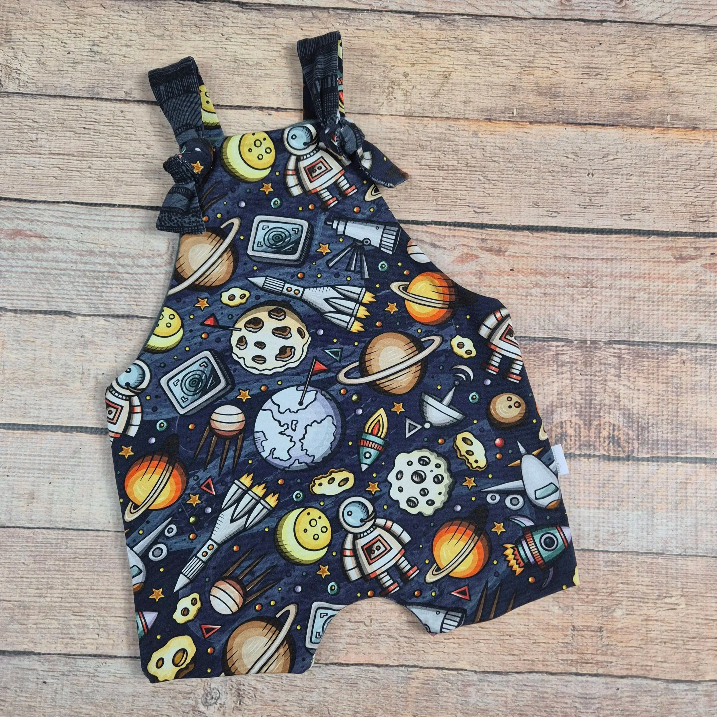 Space Explorer baby knotted Shorties