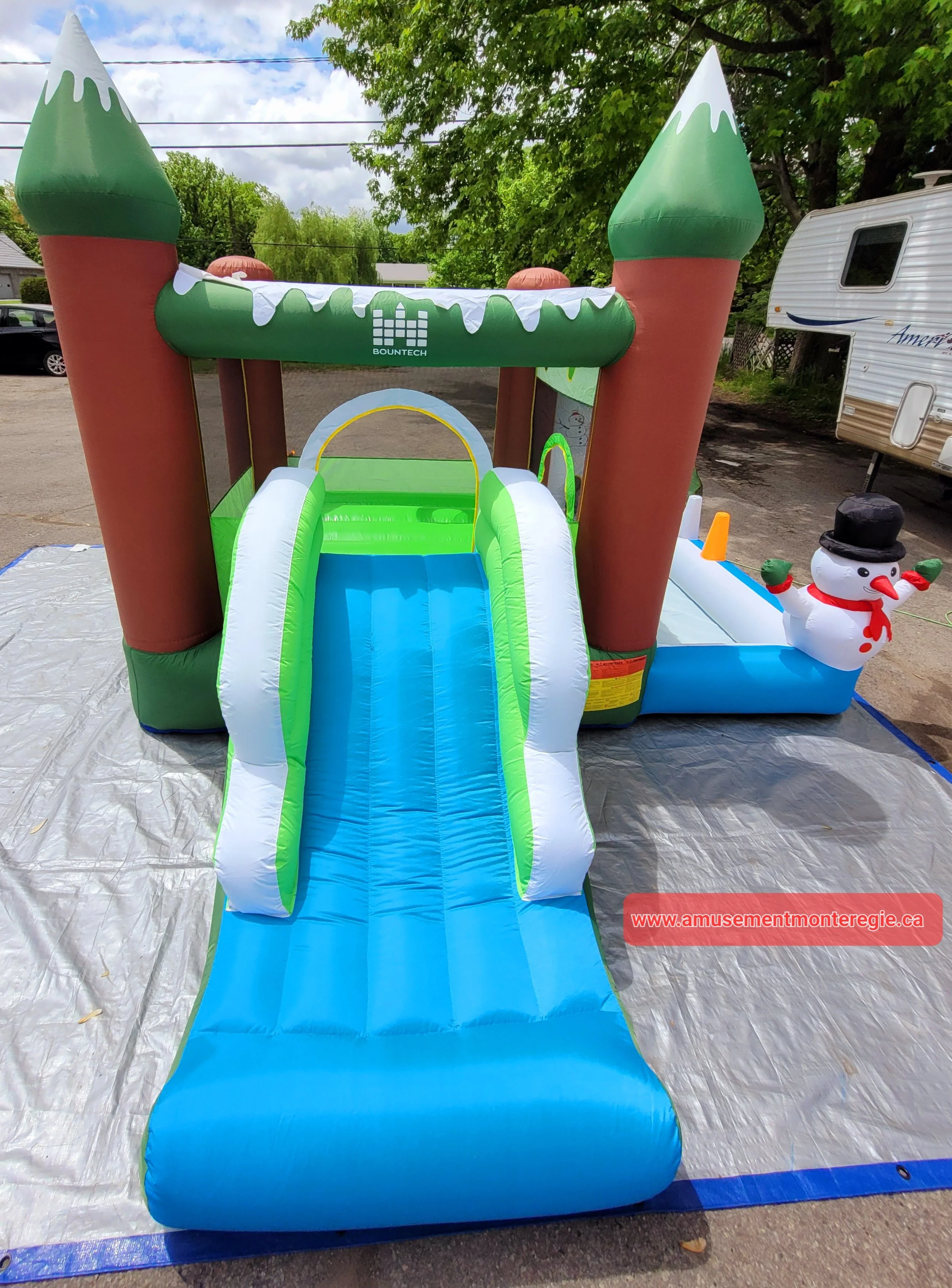 Jeu-gonflable-neige-glissade.jpg