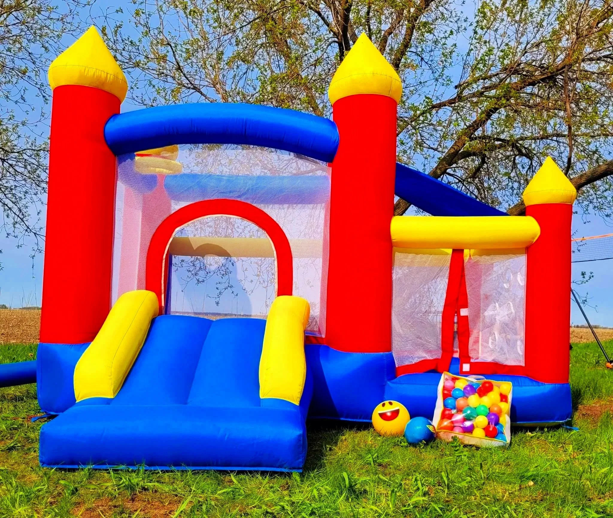 small bouncy house with balls for rent