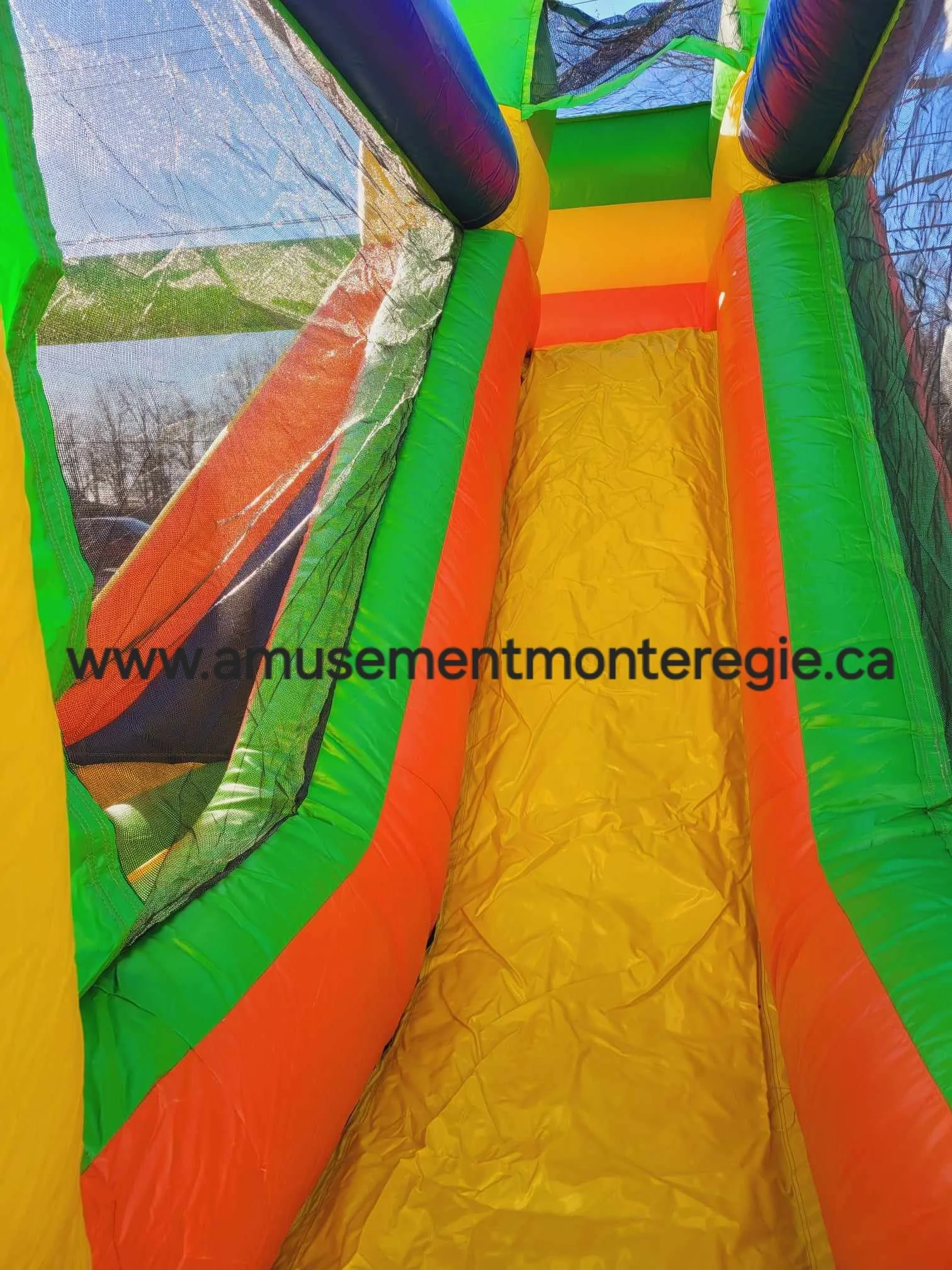 Location-gonflable-gros-jaune6