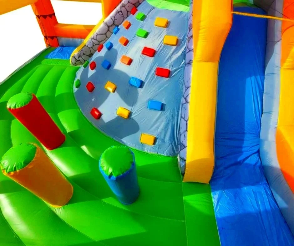 Jeu-gonflable-sommet