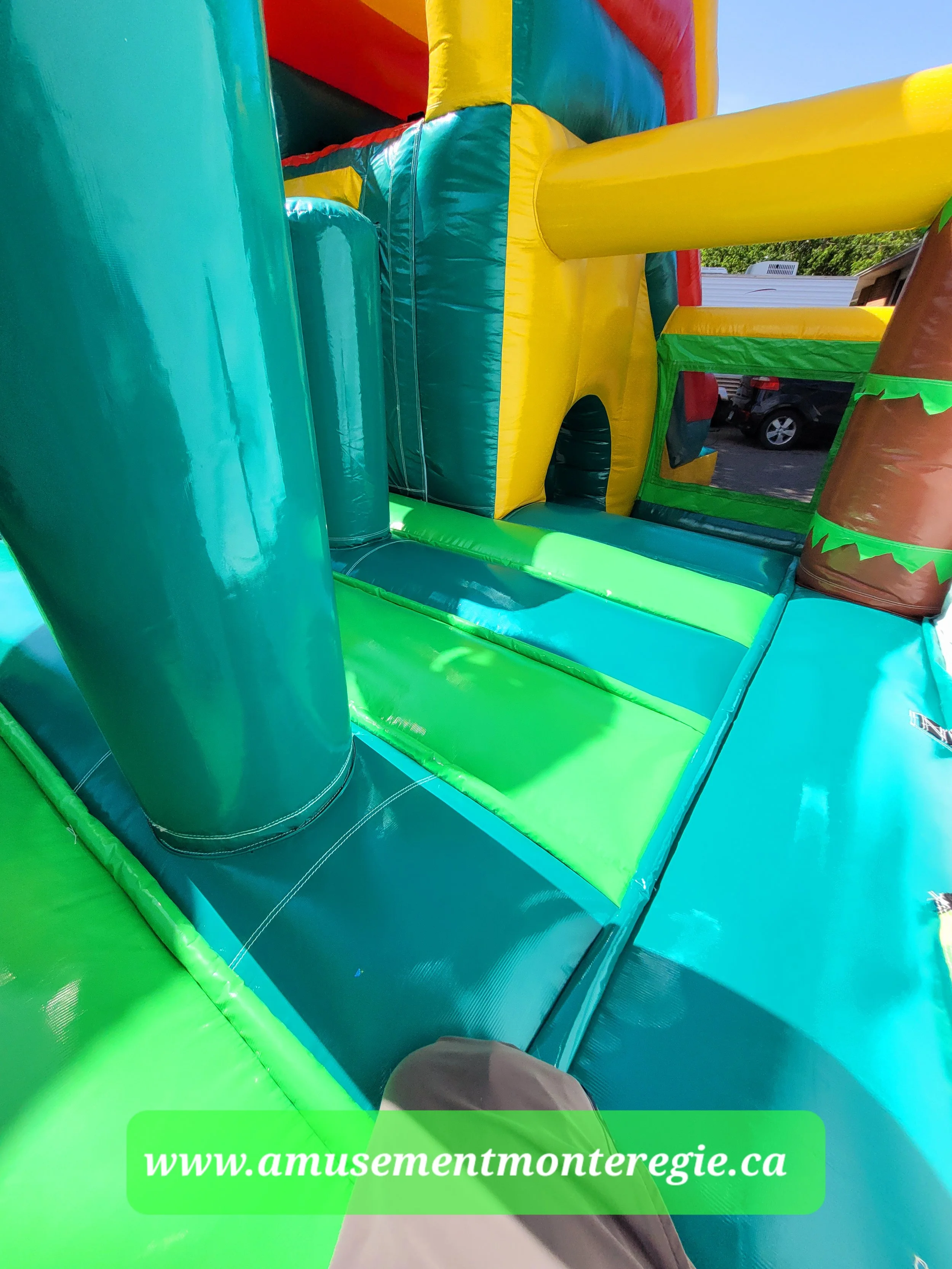 Jeu-gonflable-volcanosaure4