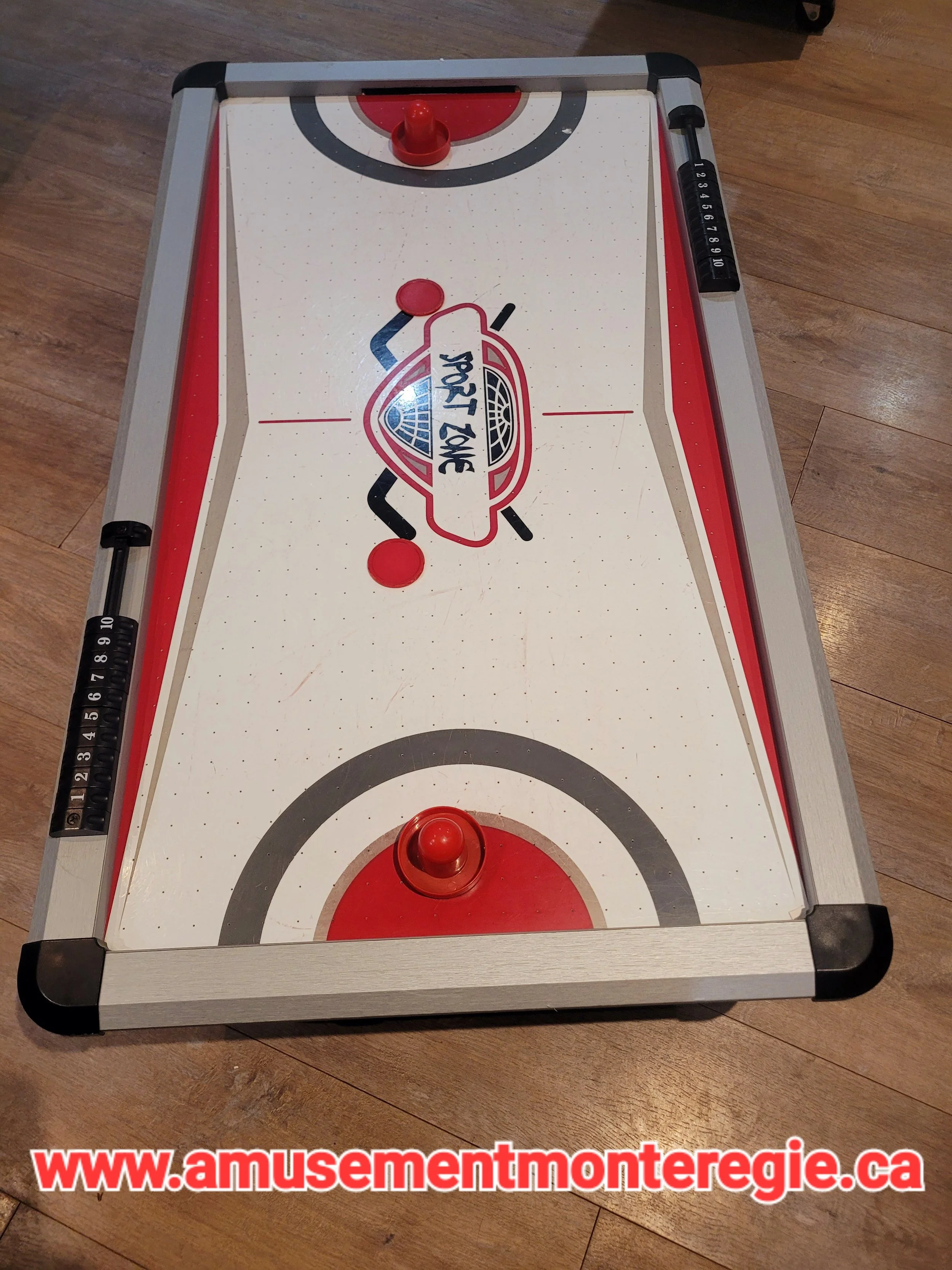 Mini-table-hockey