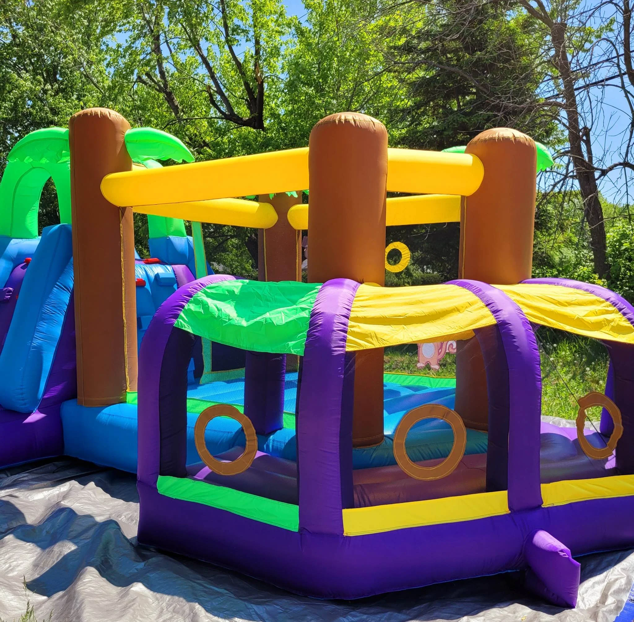 Jeu gonflable thématique singe