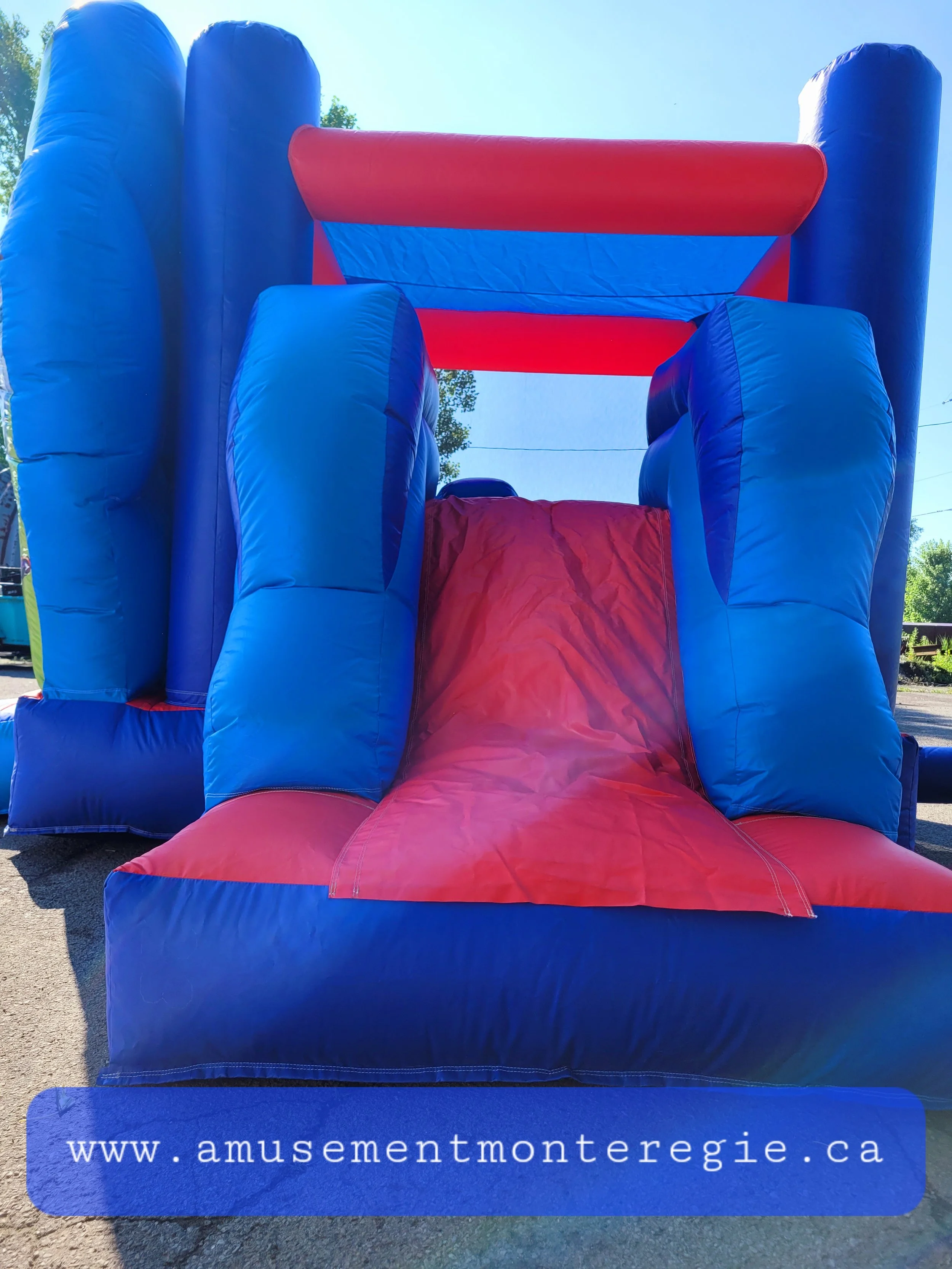 Super-hero-gonflable3.jpg