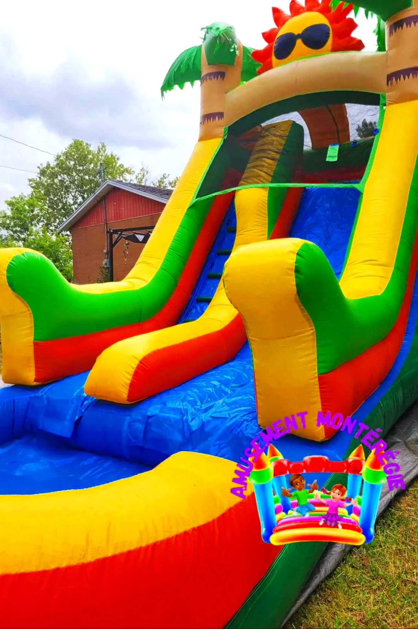 Glissade-eau-tropical-gonflable1