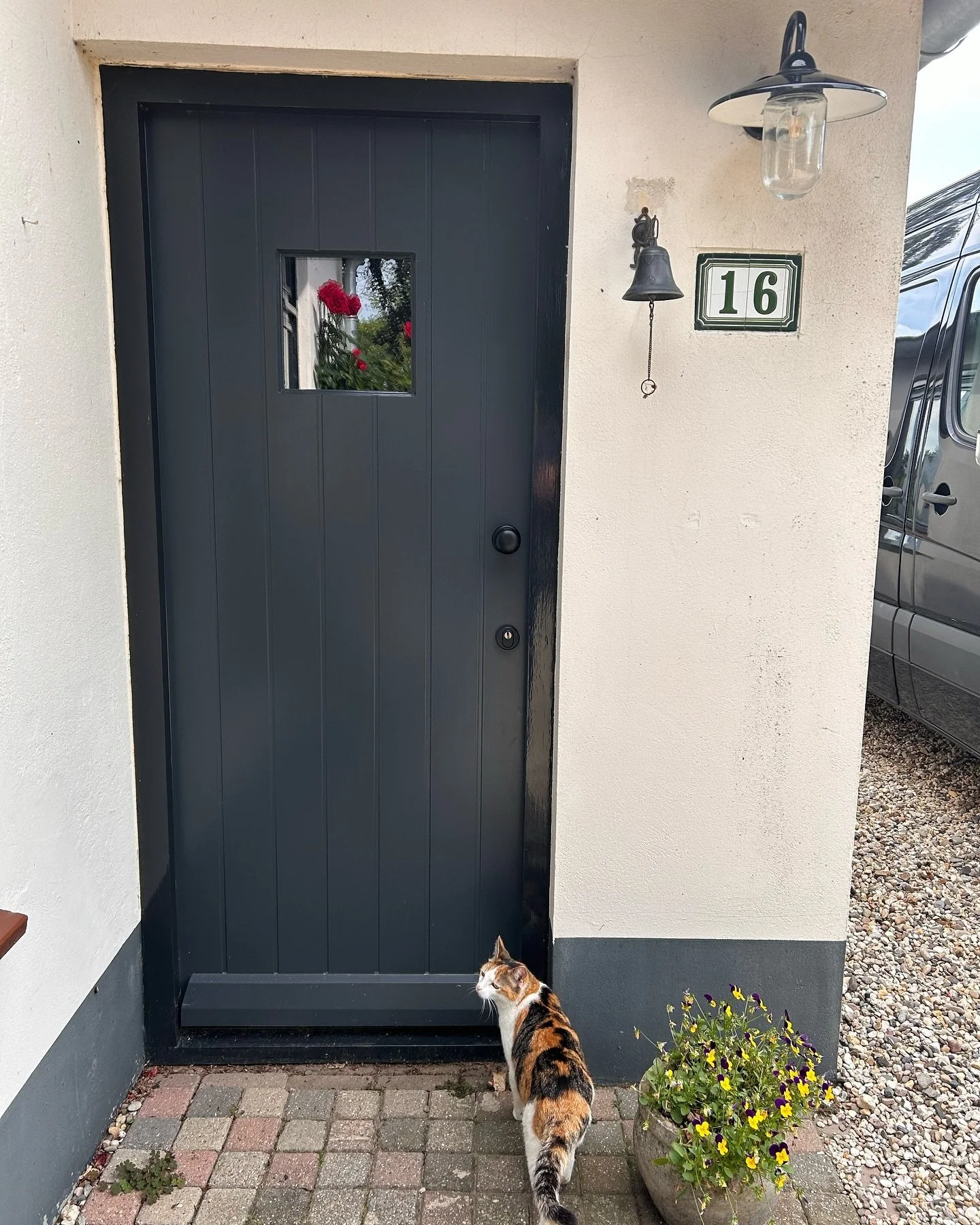Mooie deur voor een boerderijtje gemaakt en geplaatst + een jaren &lsquo;30 deur in Heelsum ge&uuml;pdatet en tochtvrij gemaakt met tochtstrips, een tochtvaldorpel en de super meerpuntssluiting van @hmb.nu