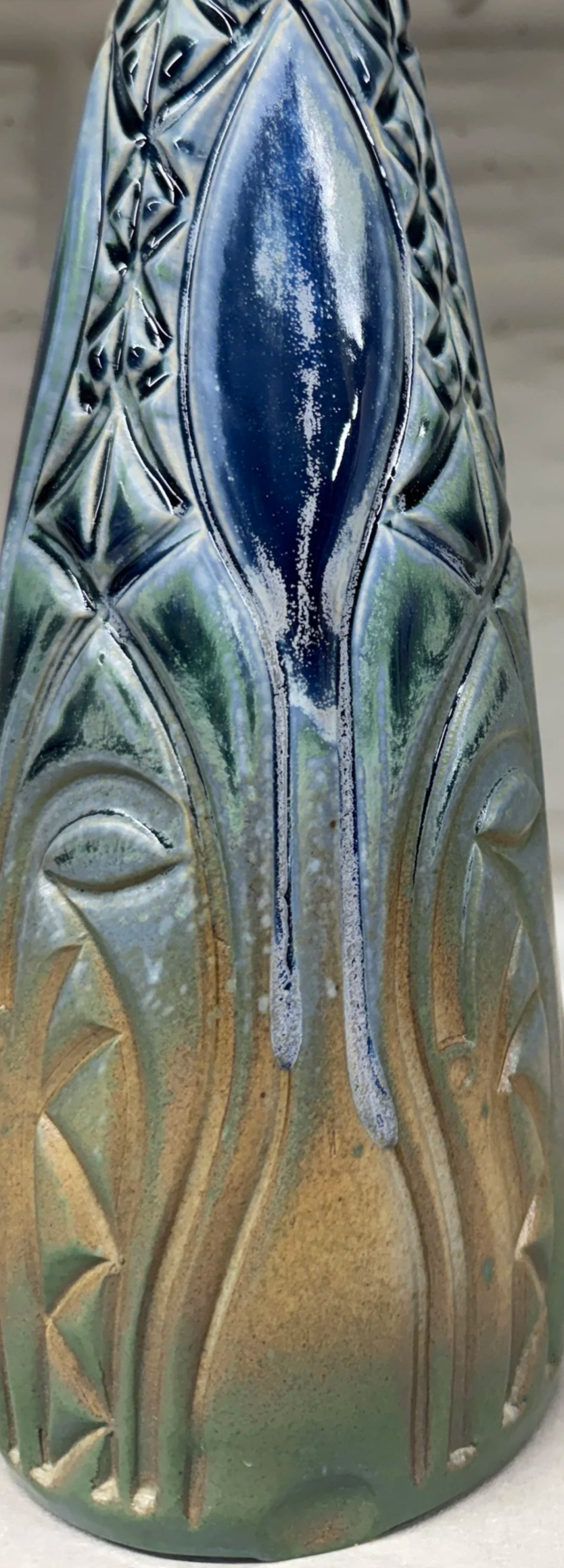 The "Mediterranean" collection is characterized by deep blues with watery effects meshing to flat greens and golden browns. The juxtaposed depth of the gloss and matt finishes make this a feast for the eyes.