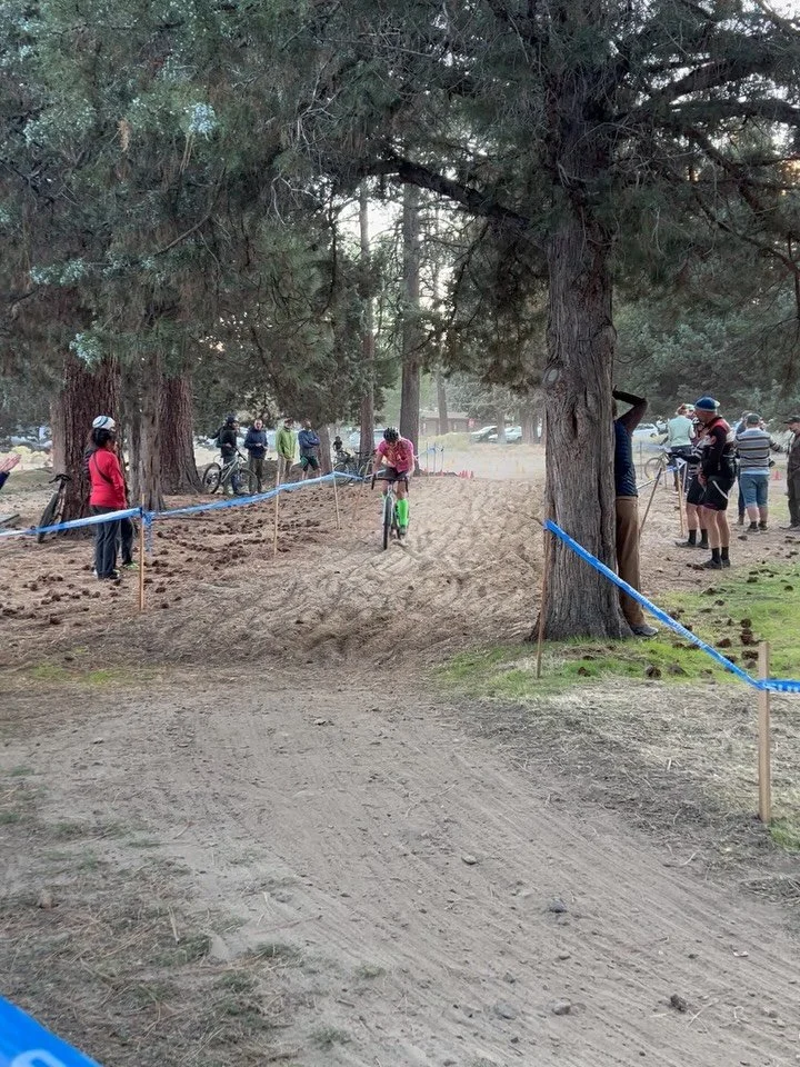 Sandpit action!! 

The last cross race was tonight, lot of feisty cheering and good vibes 😎 

Bring on the Fall! 🍂