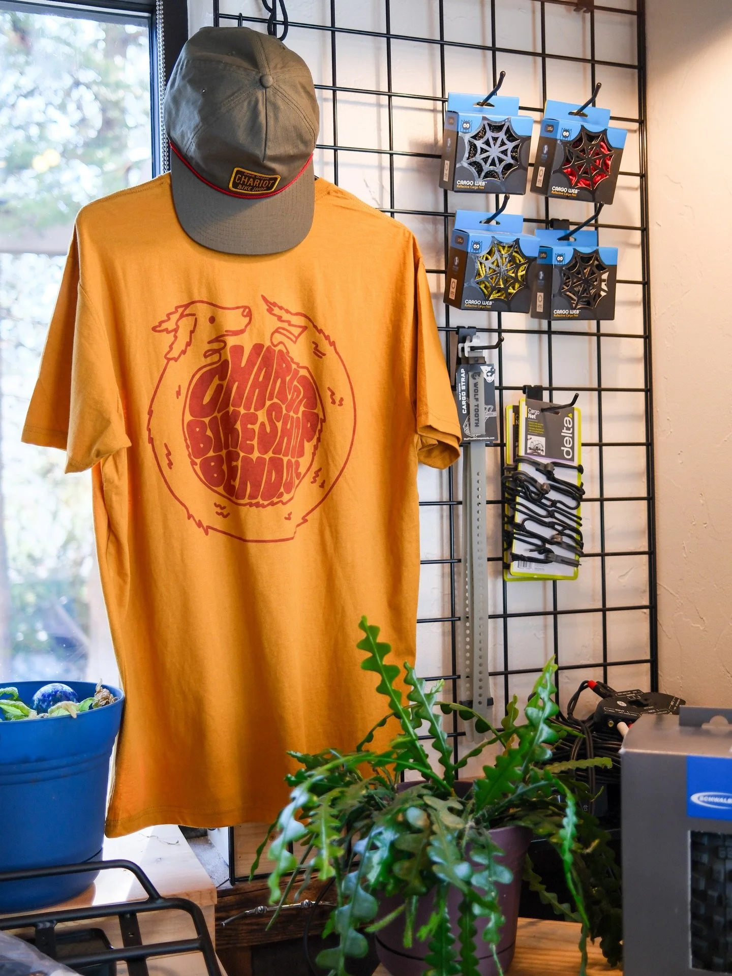 We still biking? 😅 

We have a few locally made things at the shop we wanted to point out:
&bull; @sundogdesignco Moon Calendars made by Emily
&bull; Earrings made by Velo Bon Bon Heidi 
&bull; The coolest waist packs made by @pinchflatdesigns 

Wel