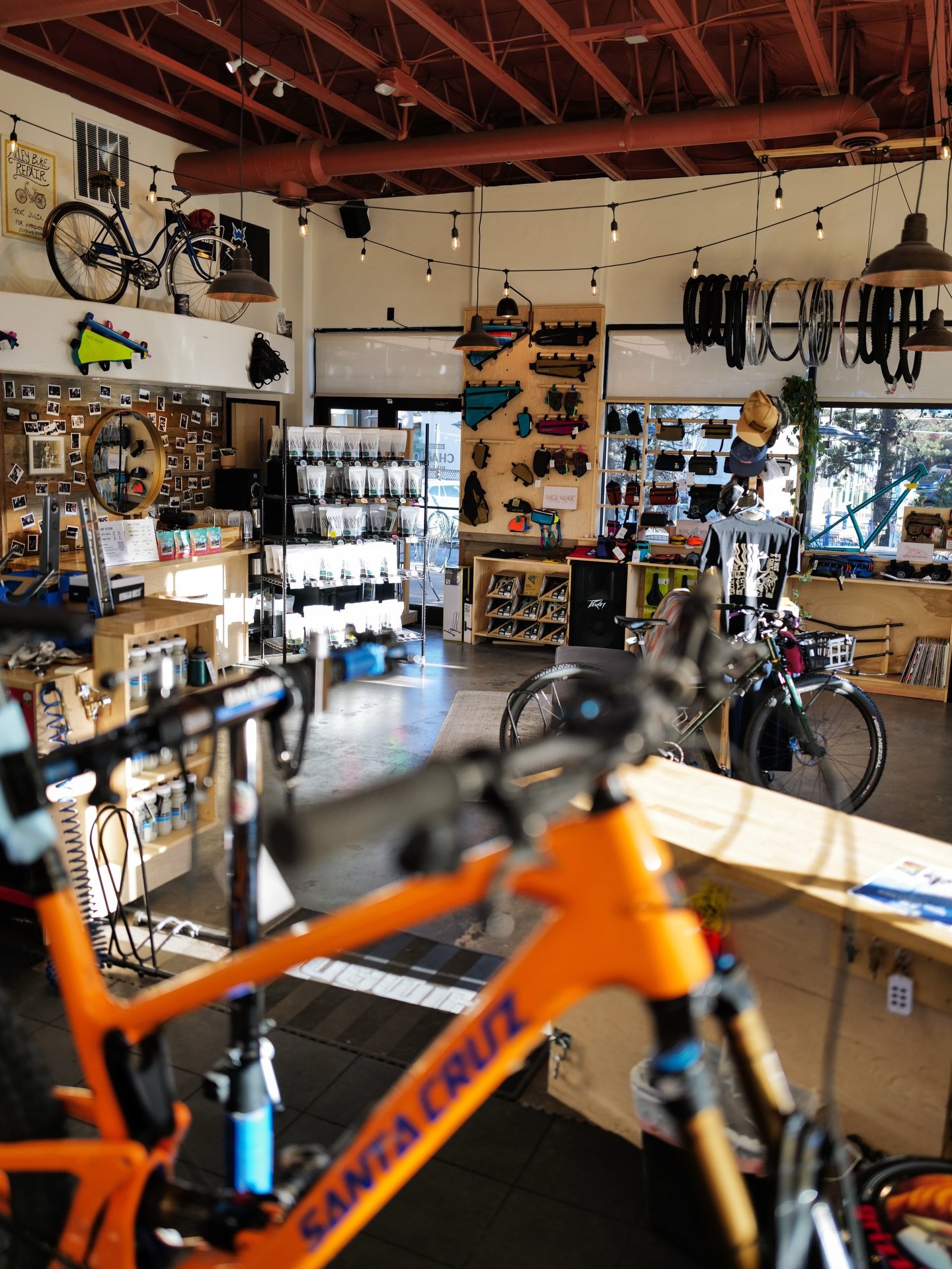 This weeks random shop snaps. Ride on!

Diving back into repairs and builds, soaking in the sun ☀️