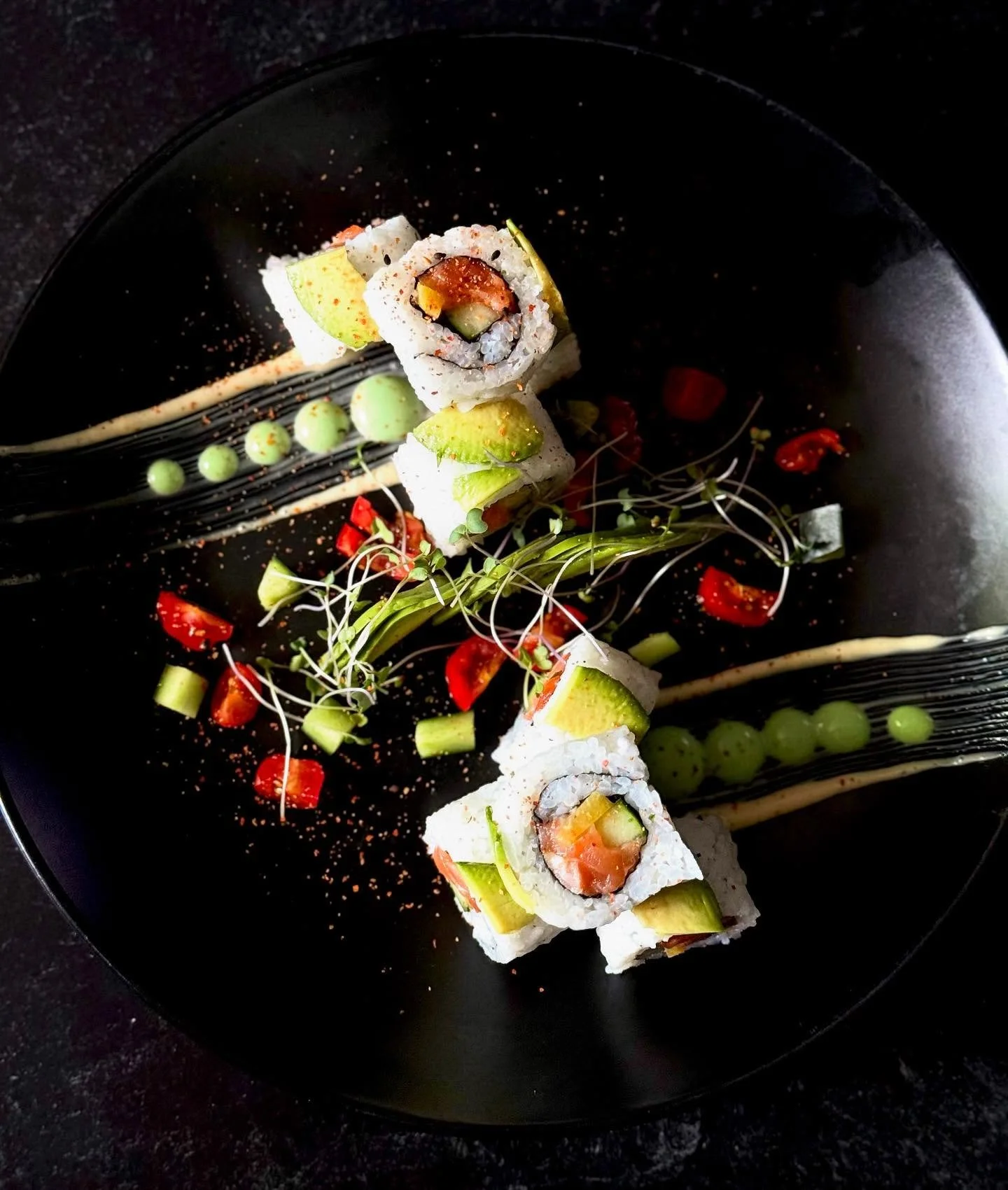 ✨ Summer Harmony on a Plate ✨
Experience the height of the season at Kismets Landing.
Savor our newest sushi creation: delicate, paired with creamy avocado, crisp cucumber, sweet summer peaches, and umami-rich tamari tomatoes—each bite a balan