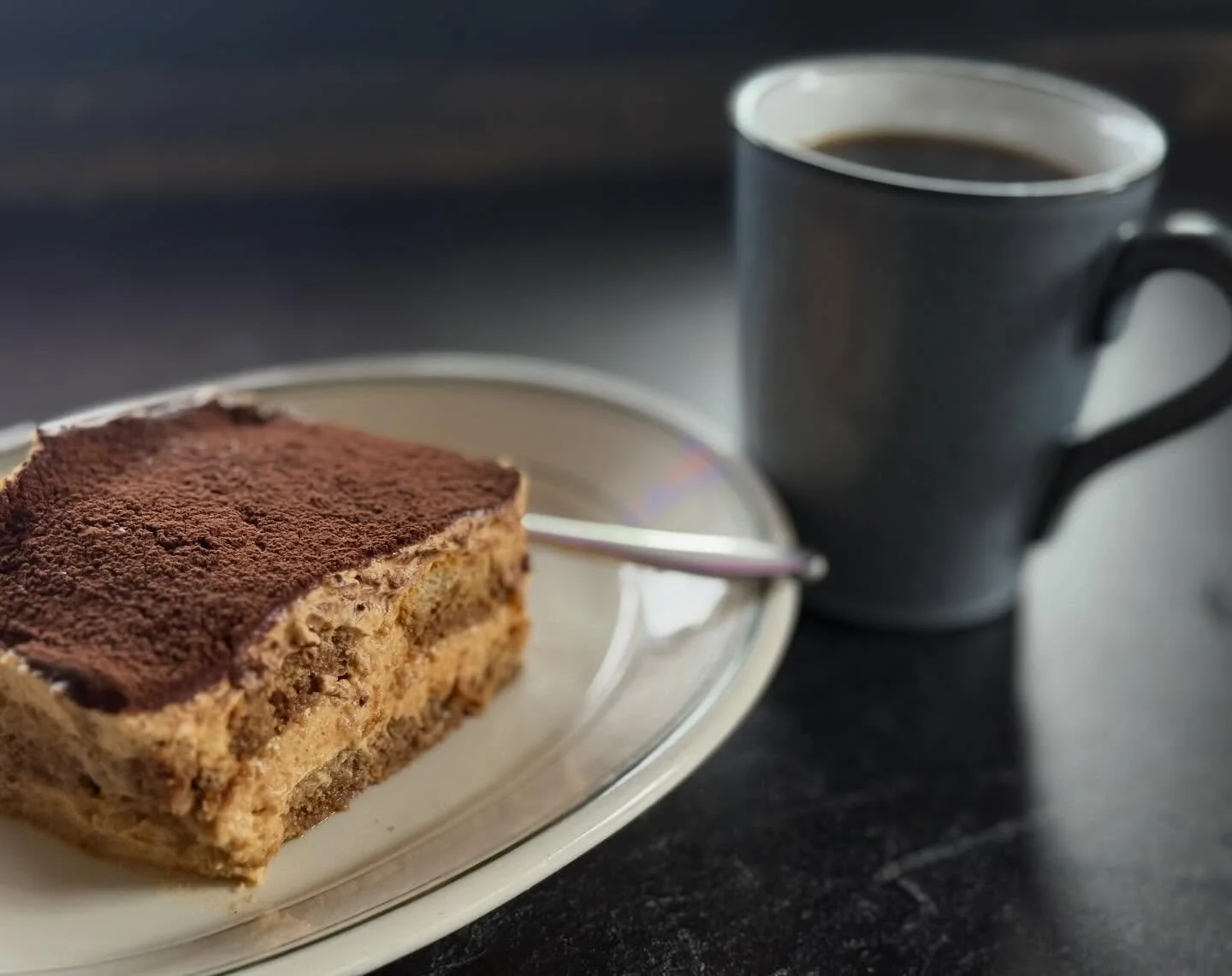 The rain has returned, the air is crisp. And somehow, everything feels slower in the best way.
Perfect for lingering over dessert, or warming up with coffee as the season turns.
Cozy lighting, quiet corners, and good company 
it’s Kismet.
#I