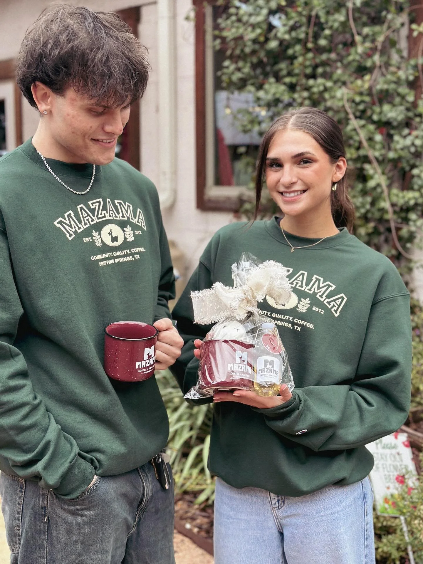 New Mazama gift bundles and sweatshirts available now! The perfect Christmas gift for your favorite local coffee fan❄️🔔

#mazamacoffee #drippingspringstx