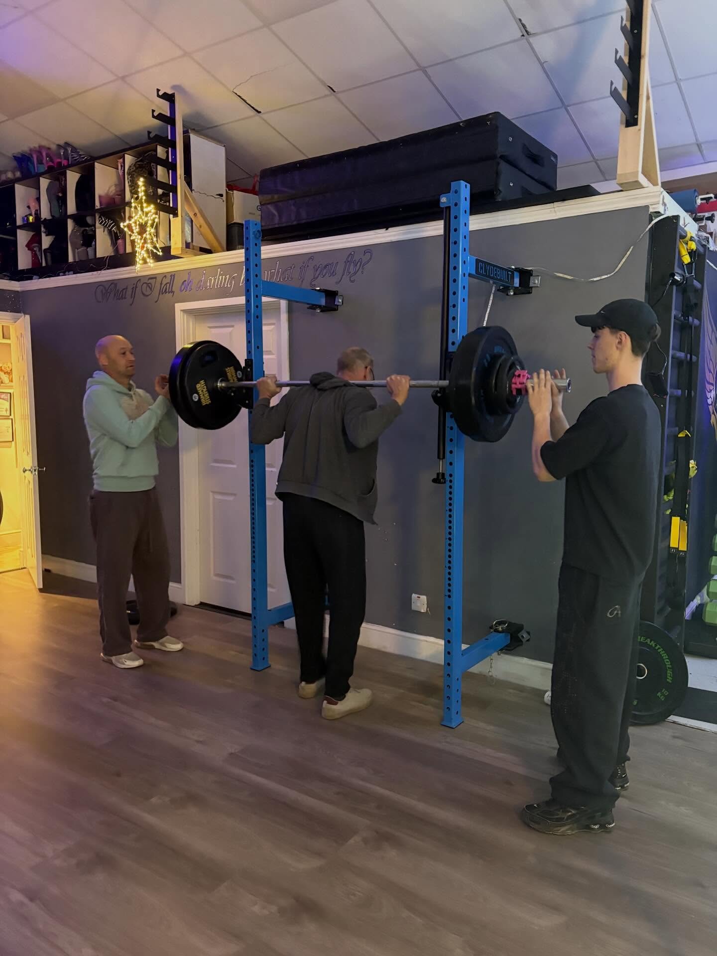 Some truly inspiring work from @stillo.pt strength circuits Friday night crew!
Everyone smashed their one rep max showing just how far they have come!
Would you like to join Oscar on Friday nights to work@on your big 3? Every Friday night 6.15pm &pou