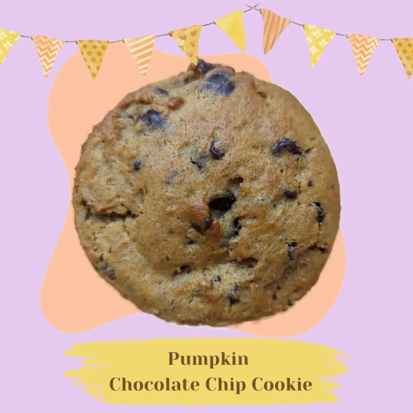Come out to the @toledofarmersmarket this weekend to welcome Pumpkin Chocolate Chip Cookies back to the lavender table! 'Tis the season for all things pumpkin and spice and these cookies have both! Only available for a limited time, so don't miss out