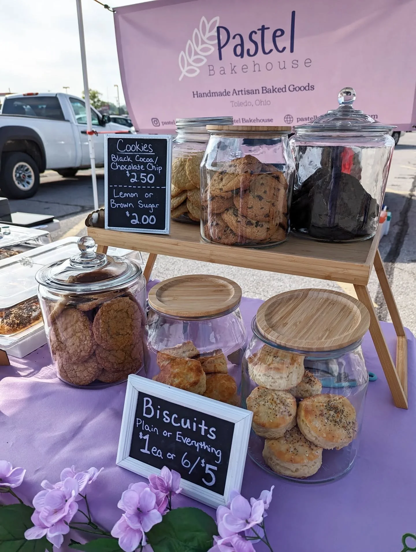 The Wolcott House Autumn Market is this Saturday, October 4 from 11 am-4 pm! I'm excited to hang out with you at the historic @wolcott_house along with plenty of other vendors, food trucks, and music! It's gonna be a beautiful day! 😊
@sproutedeventd