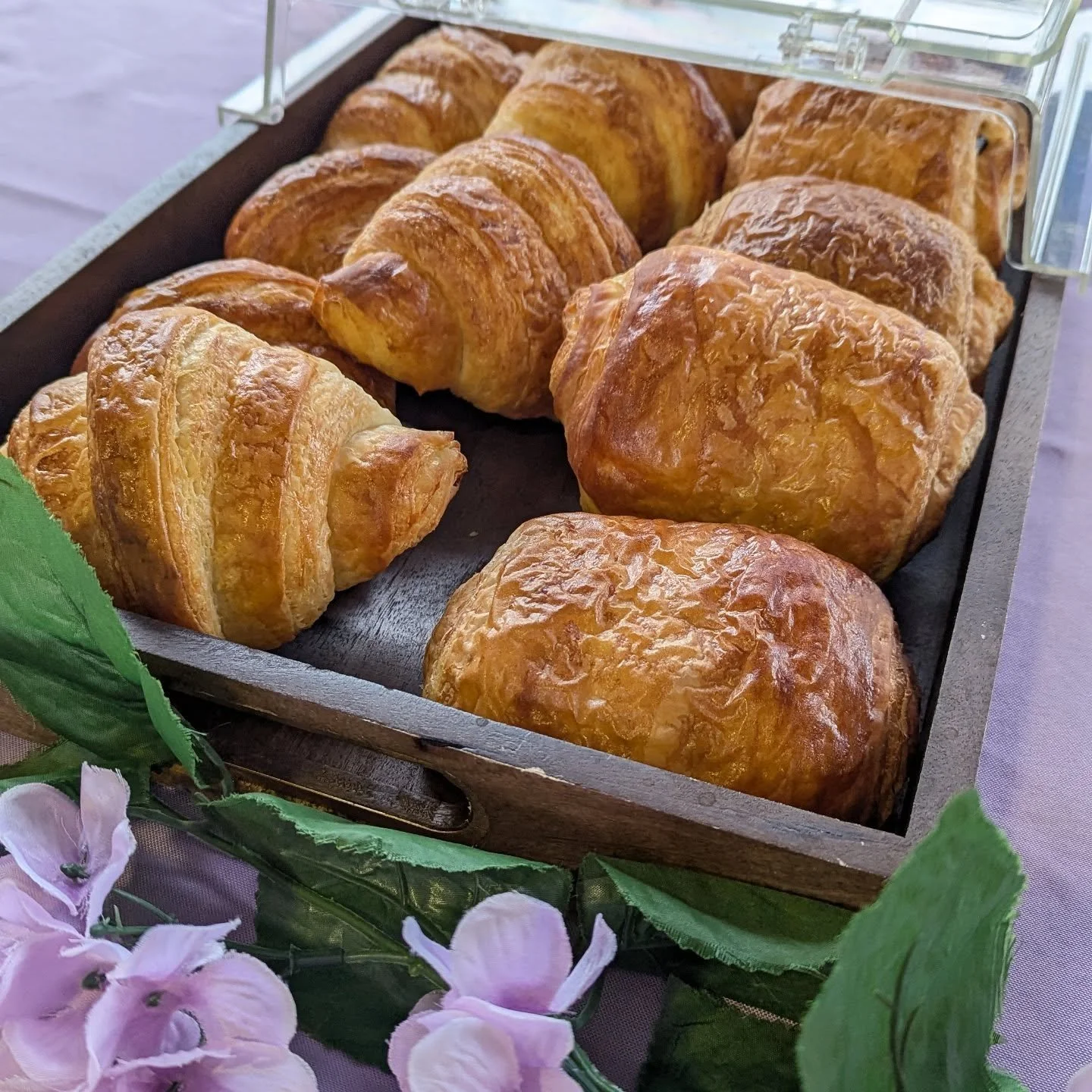 Friends, I am so sorry, but I will not be at the @toledofarmersmarket tomorrow, October 18. We've had some unforseen circumstances come up and have had to make the decision to cancel. 

We miss all of you and hope to see you soon!