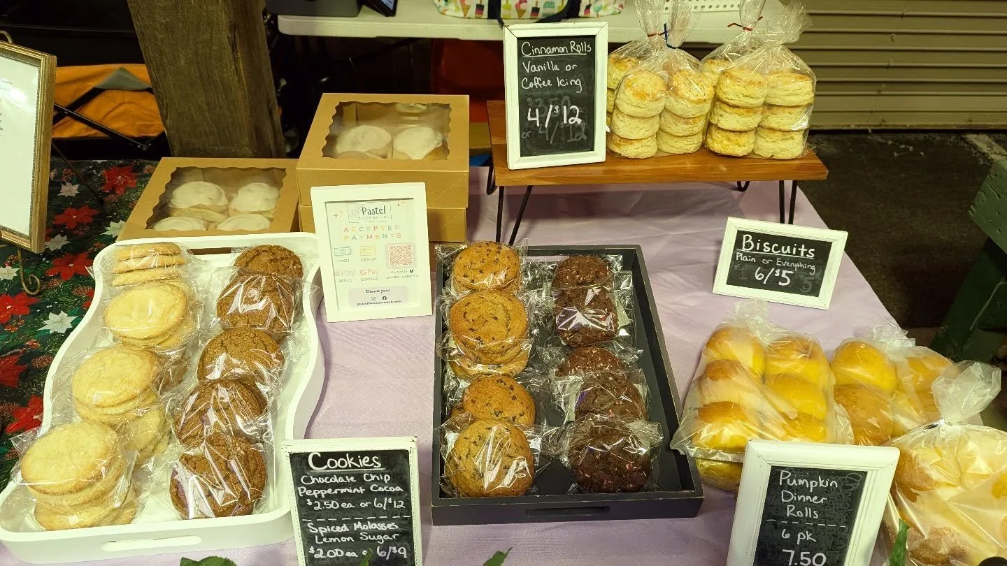 We are set up at the @toledofarmersmarket for this last Saturday before Christmas! Come grab some baked goods to help get you through the week, or some to share with your guests! Looking forward to kicking off this holiday week with all of you!