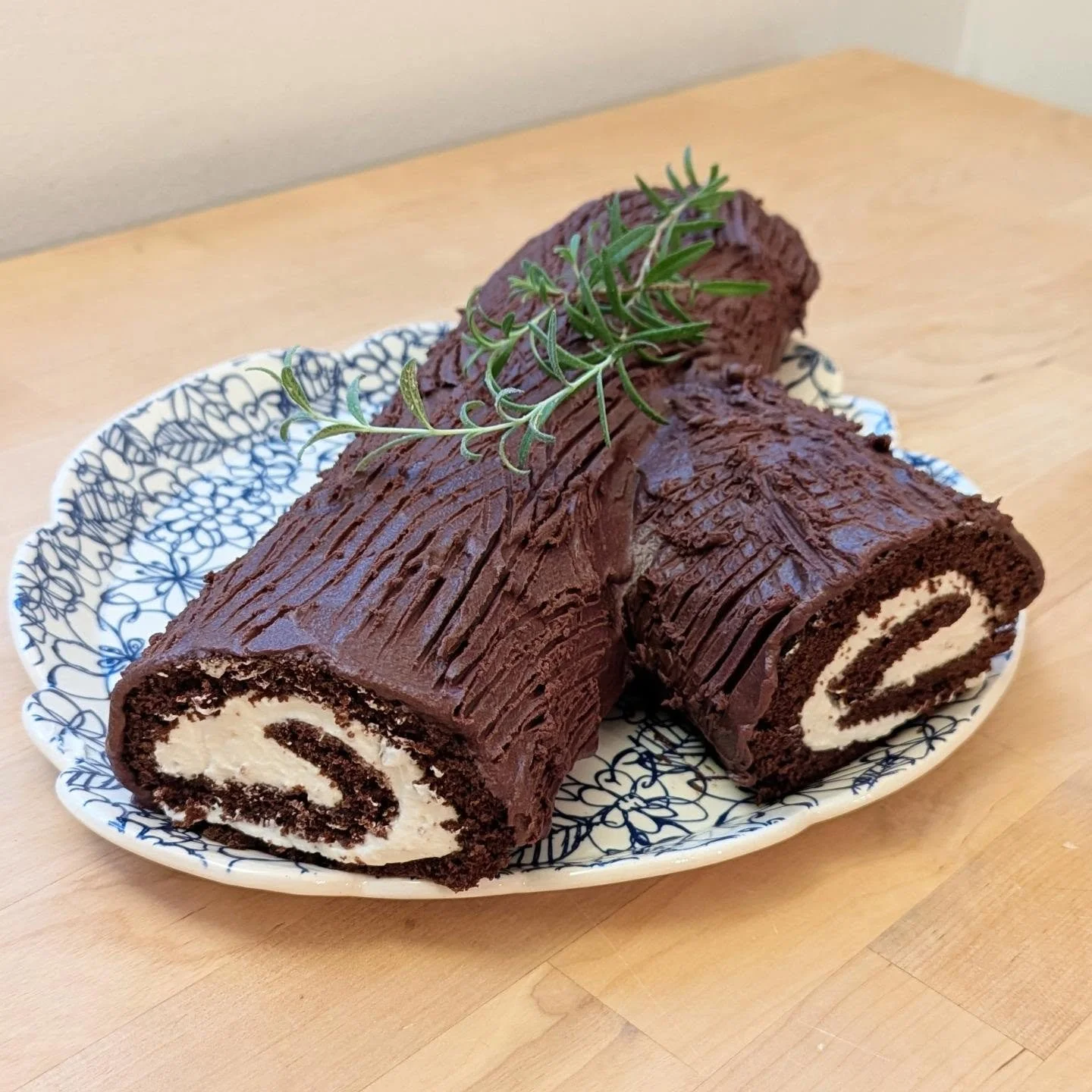 Hey Pastel friends! Just wanted to let you know that we will be taking off the month of January from the @toledofarmersmarket. We will still be baking for our coffee shop friends, so continue to visit @sweetnatescoffee, @wanderdustcoffee, and @queenb