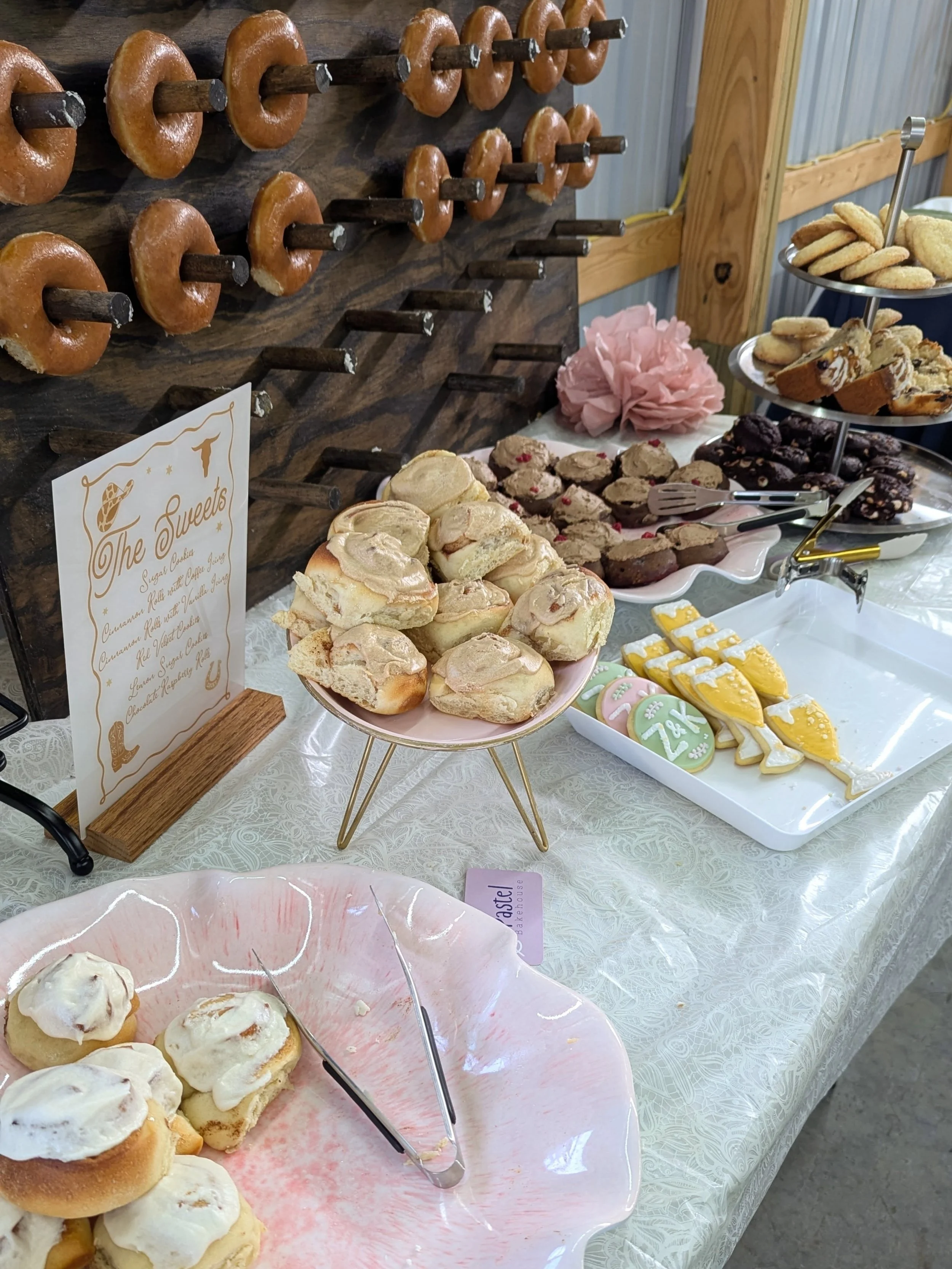 Last weekend I got to bake for a very special bridal shower! The bride-to-be was one of the very first kids I babysat, way back when she was about a year old 🥹 I was honored to add Cinnamon Rolls, Chocolate Raspberry Rolls, Red Velvet Cookies, and L
