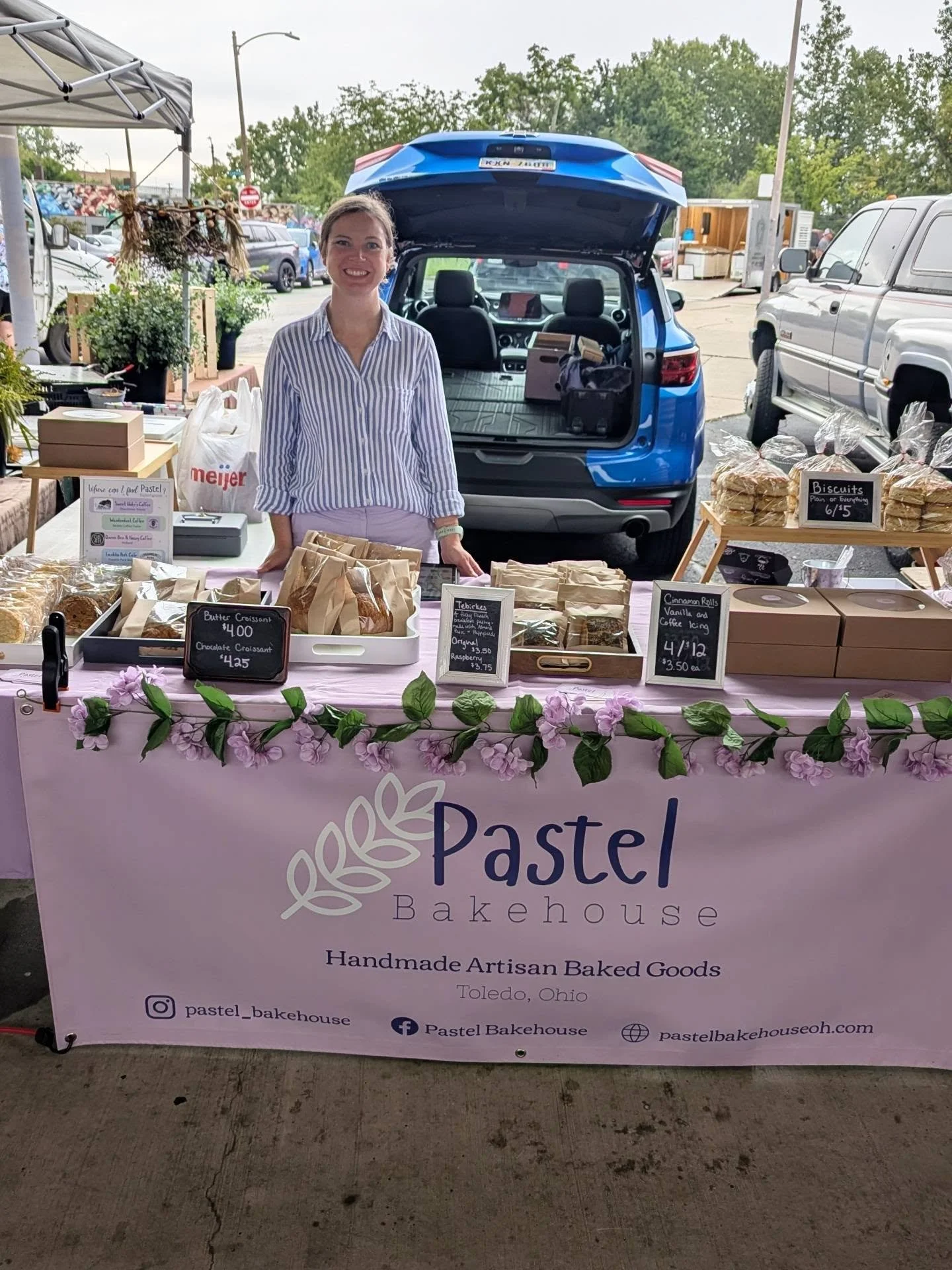 It's the best place to be on Saturday morning - we're at the @toledofarmersmarket! And today we're amongst all the flowers. At the main intersection, walk towards Market Street and you'll find us beside Gardenview, Soul Patch, and Clay Hill! There's 