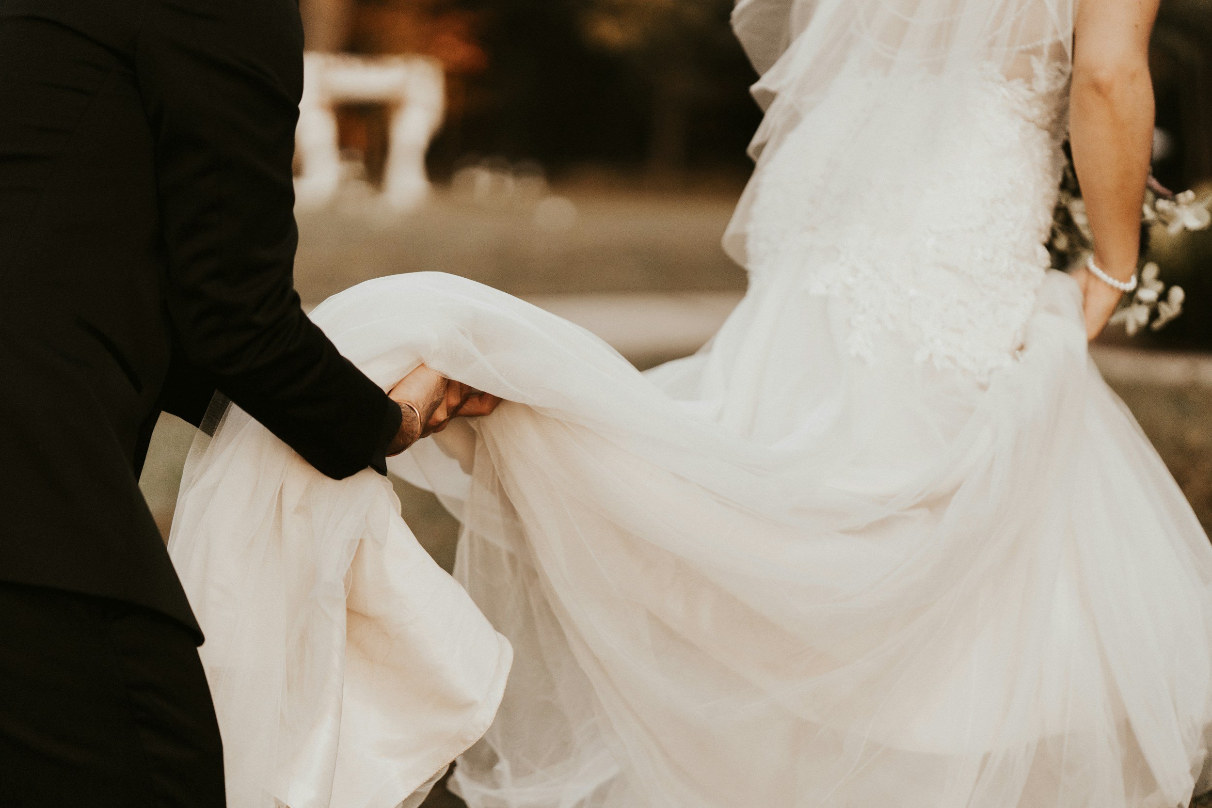 Wedding Coordinator vs. Venue Coordinator: Which do you need?