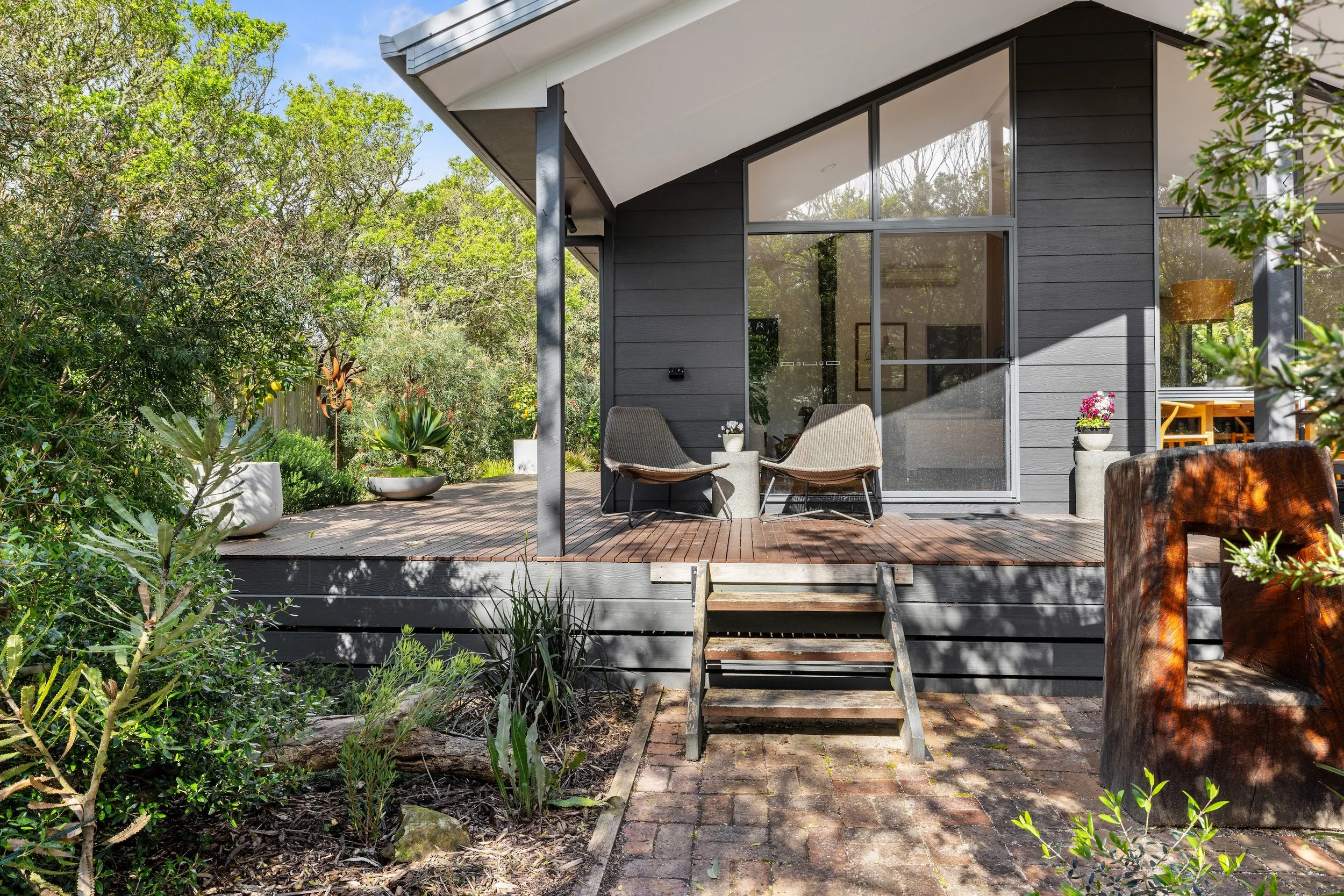 040_Open2view_ID973351-58_Banksia_Avenue HERO.jpg