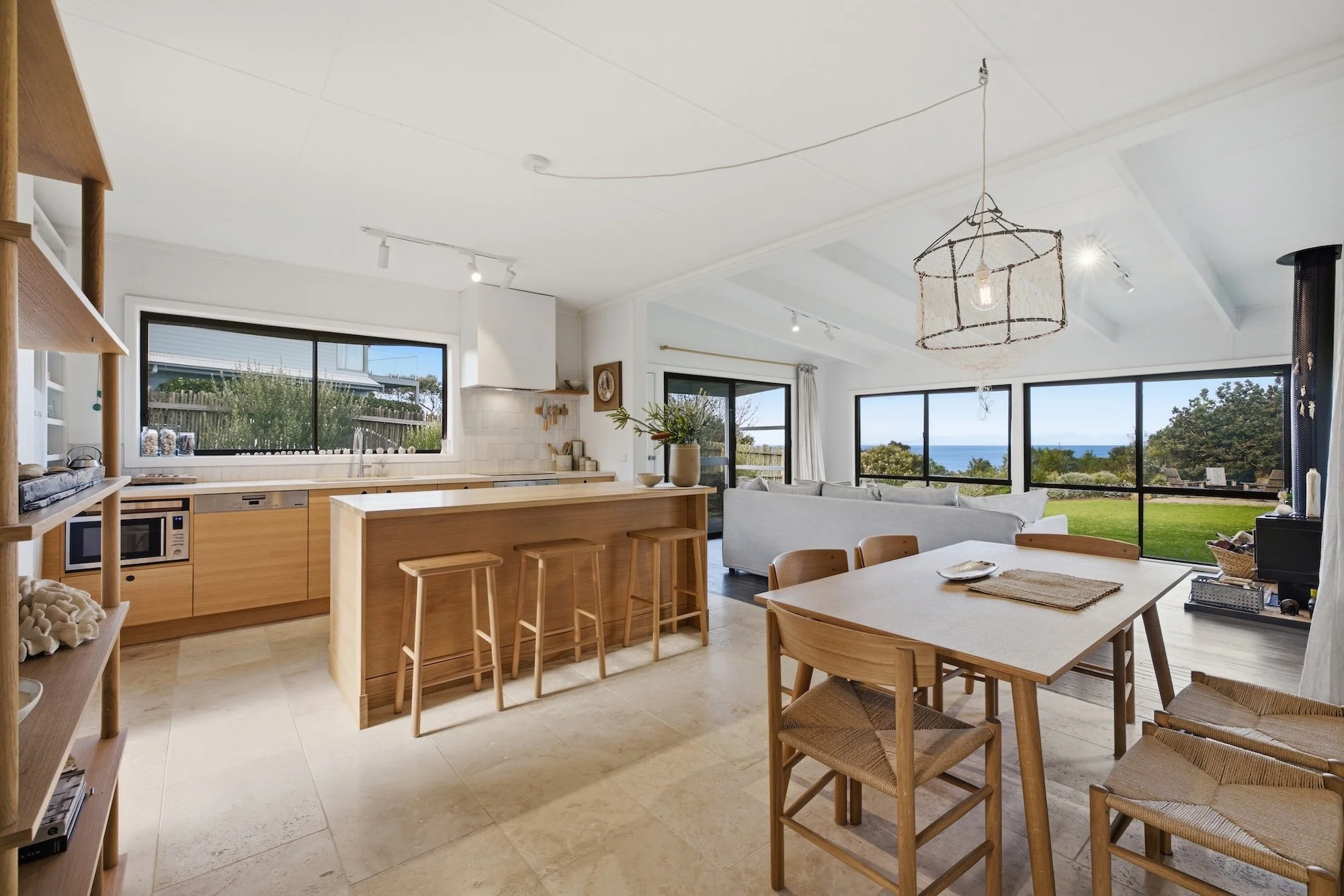 023_Open2view_ID1028632-24_Bayside_Drive.jpg