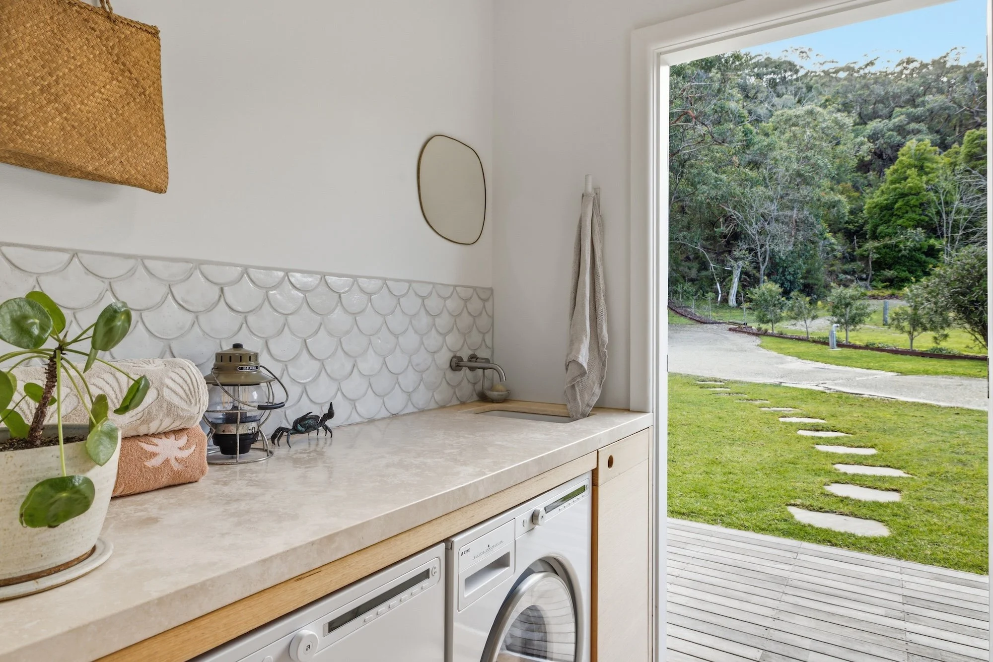 028_Open2view_ID1028632-24_Bayside_Drive.jpg