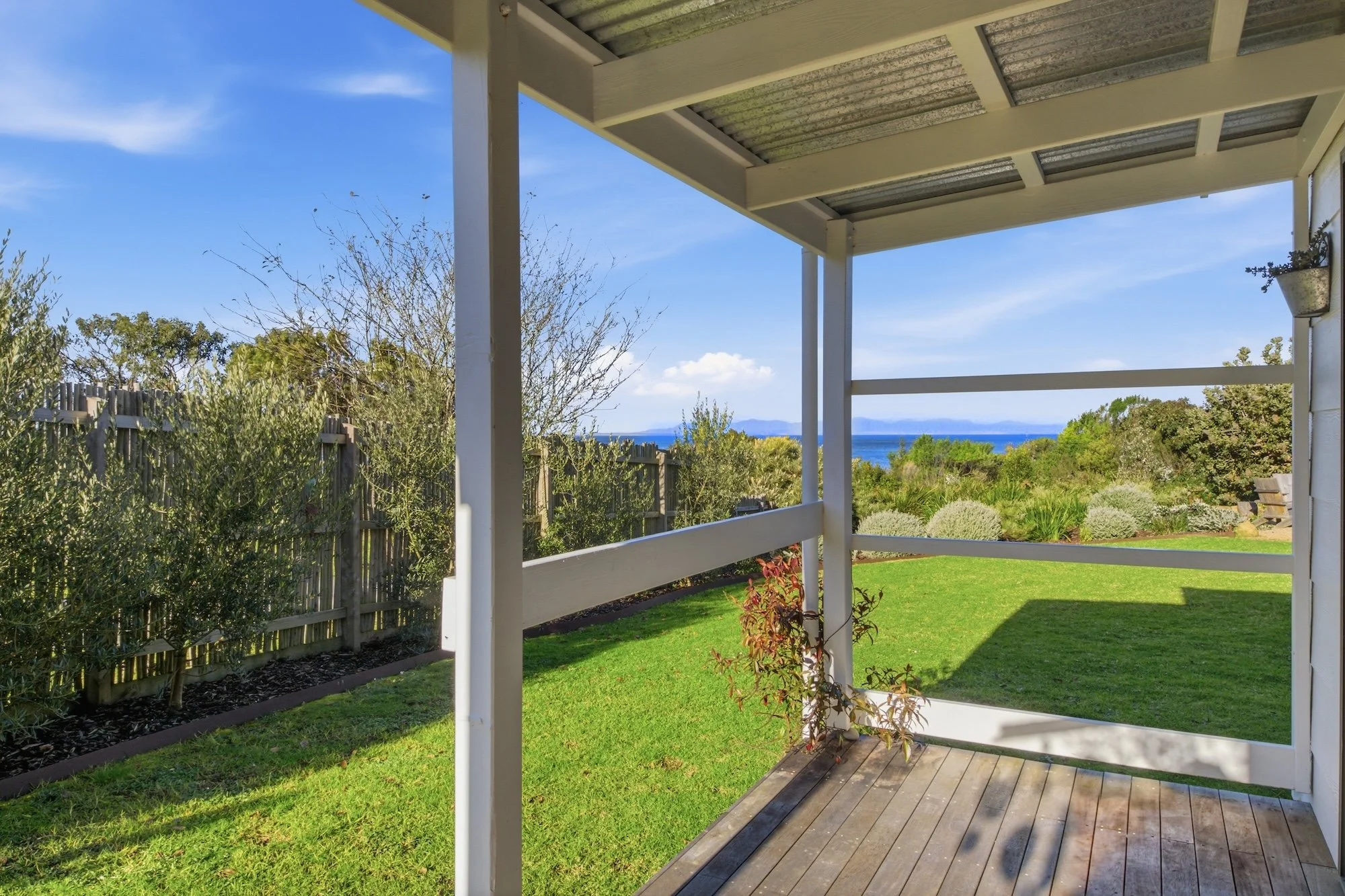 010_Open2view_ID1028632-24_Bayside_Drive.jpg