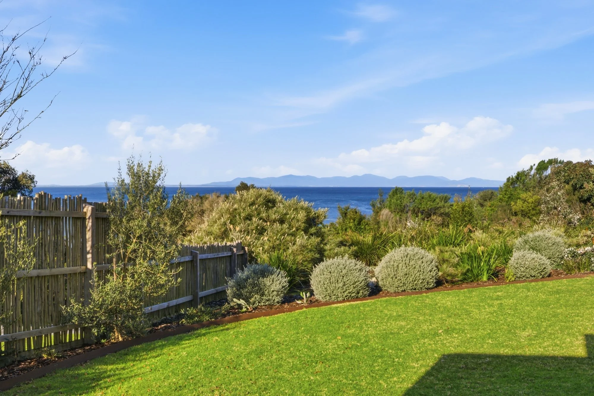 011_Open2view_ID1028632-24_Bayside_Drive.jpg