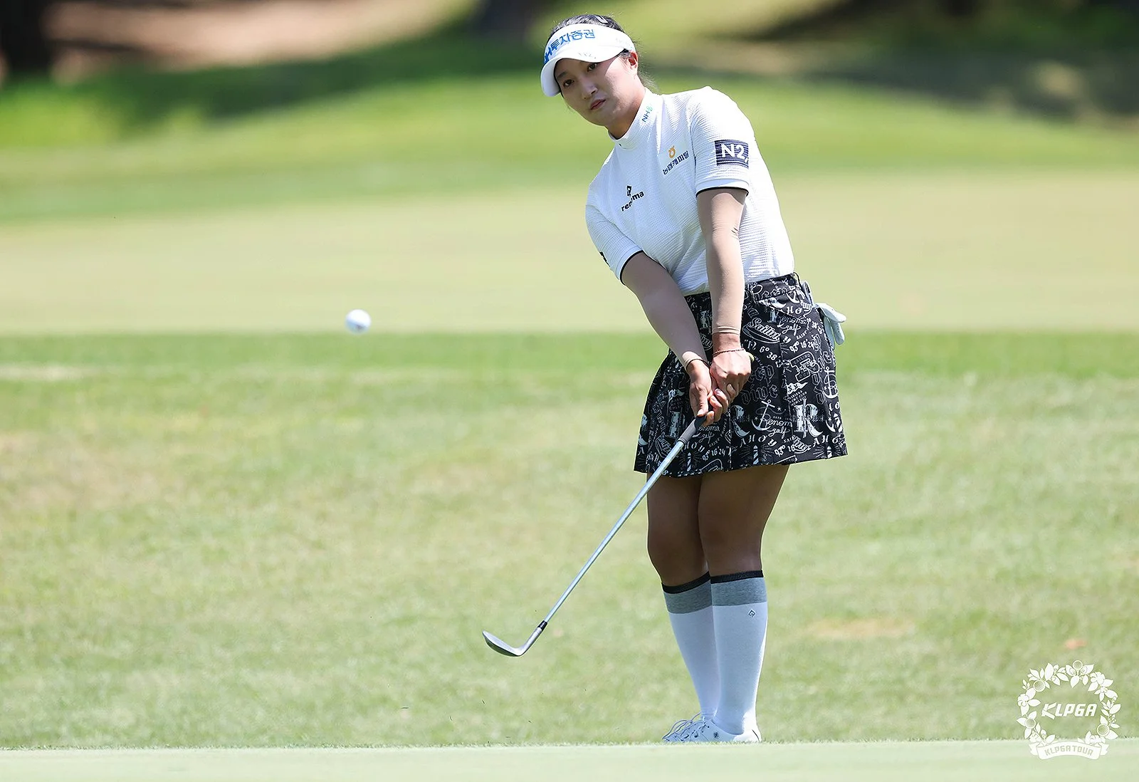 김시현 NH투자증권 LADIES CHAMPIONSHIP 2R 3번홀 칩샷.jpg