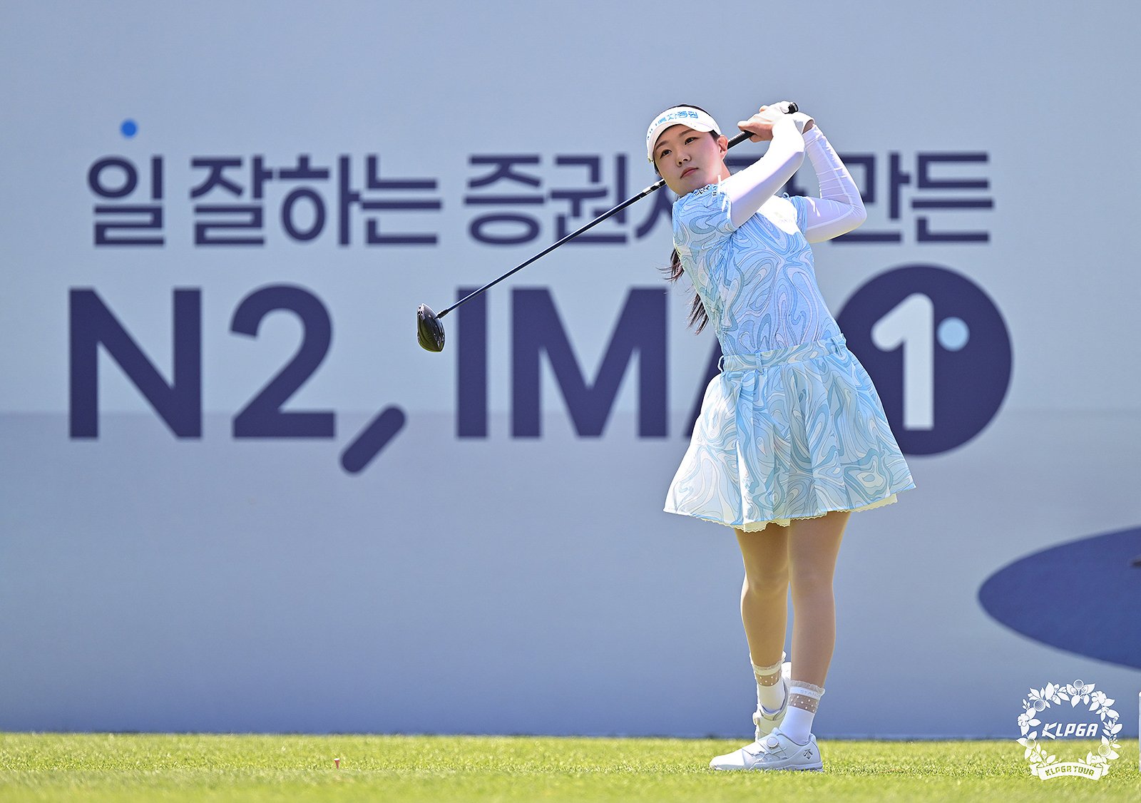 최정원 NH투자증권 LADIES CHAMPIONSHIP 2R 10번홀 티샷.jpg