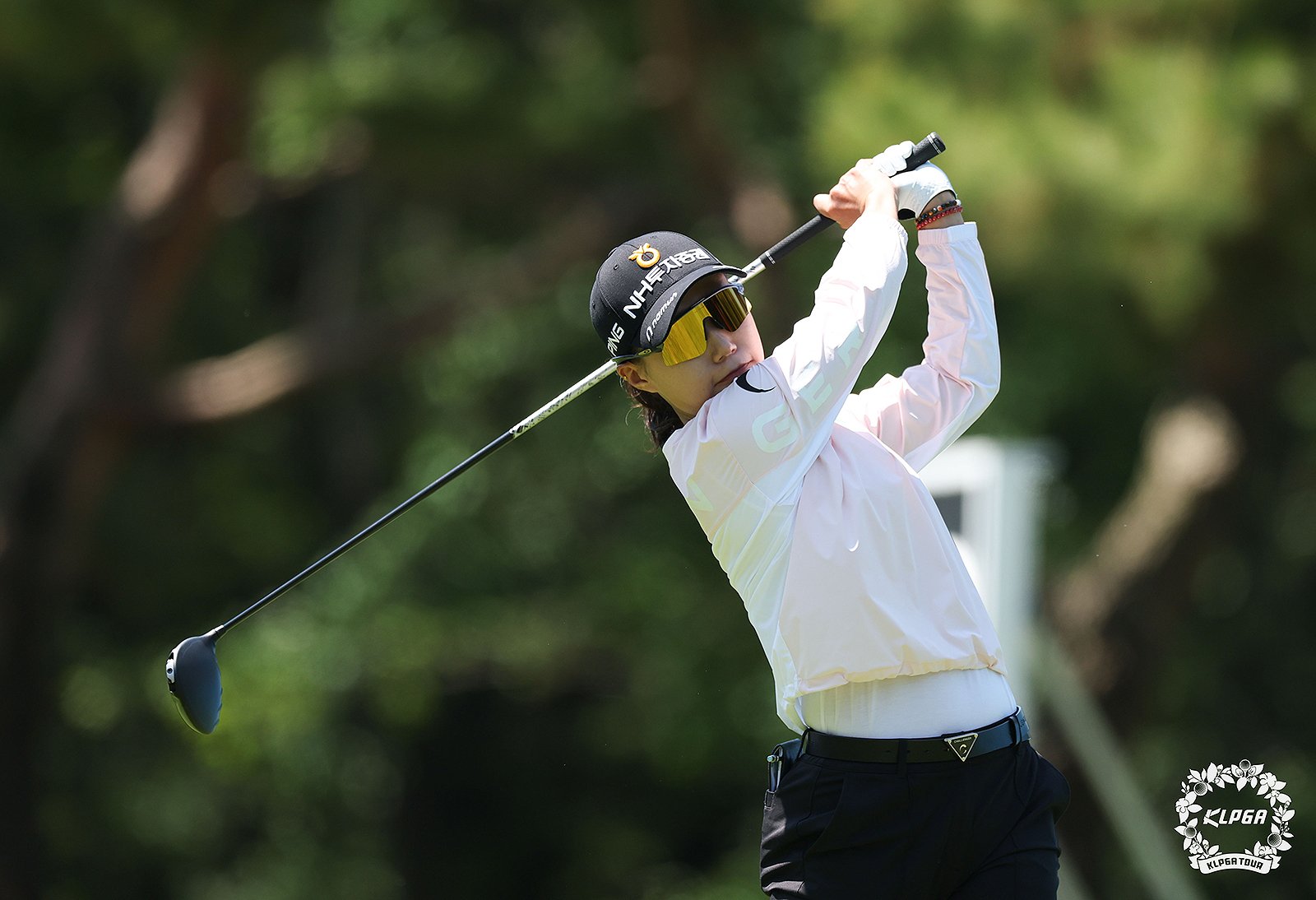 정윤지 NH투자증권 LADIES CHAMPIONSHIP 2R 1번홀 티샷.jpg