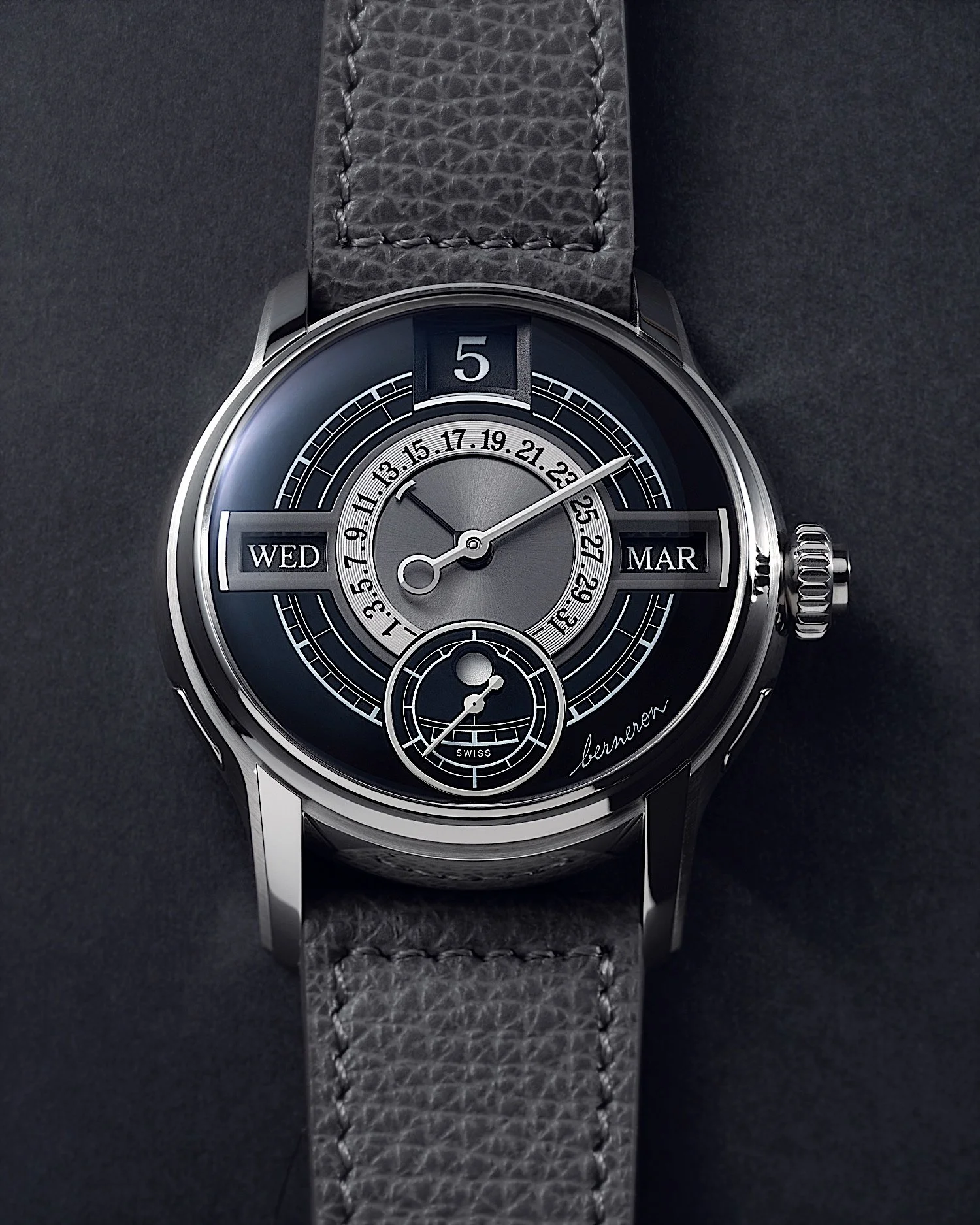 &bull; Quanti&egrave;me Annuel
With the Quanti&egrave;me collection, we wanted to show another side of the brand and conquer a wider territory of expression for the years to come. This long-term strategy explains why our Quanti&egrave;me Annuel is su