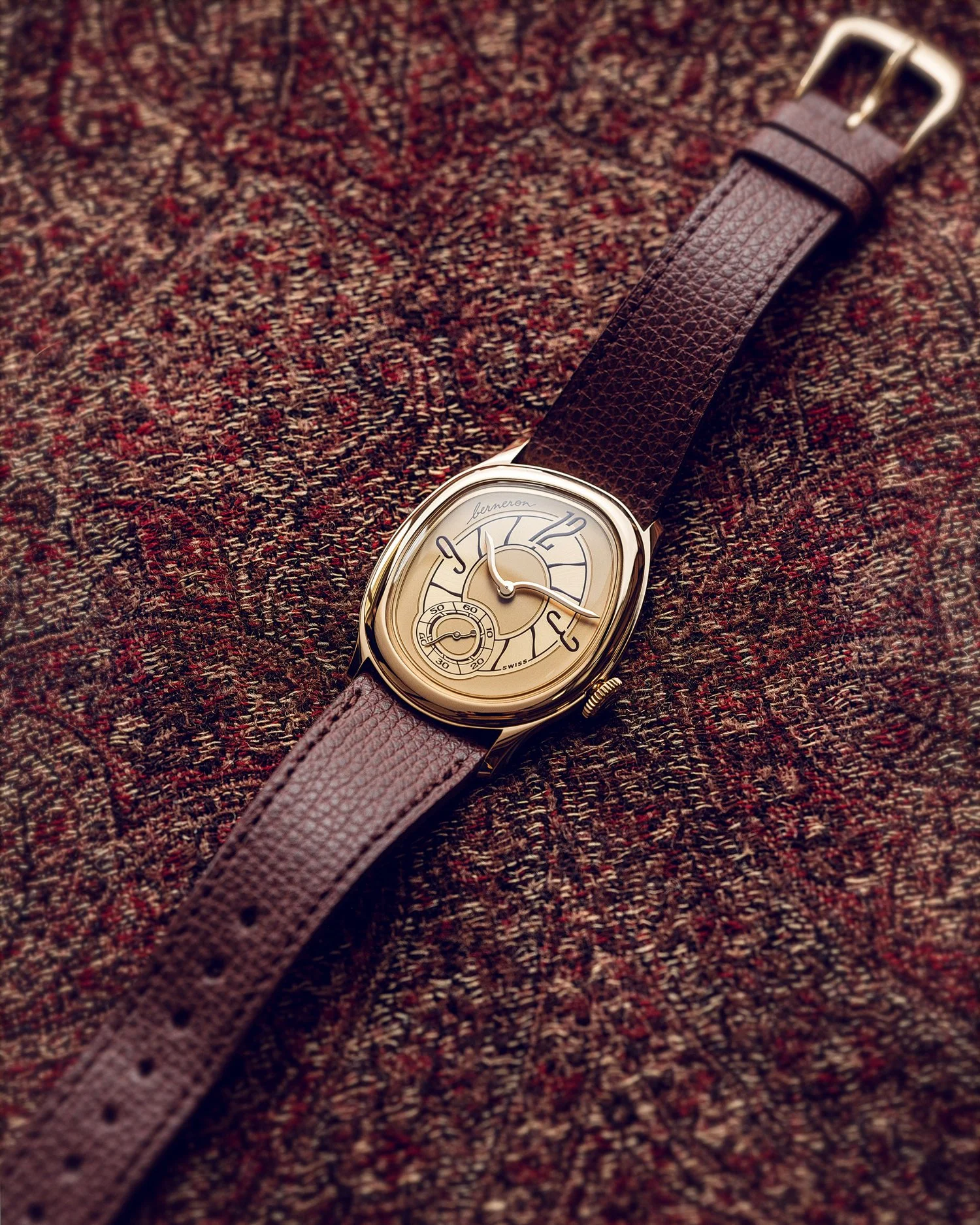 &bull; Mirage Sienna
With all 120 initially planned pieces allocated, it is no longer possible to purchase a 38mm Mirage Sienna (Series A) directly from us.
The model will be updated in 2029 with the launch of Series B.
Two additional A series Mirage