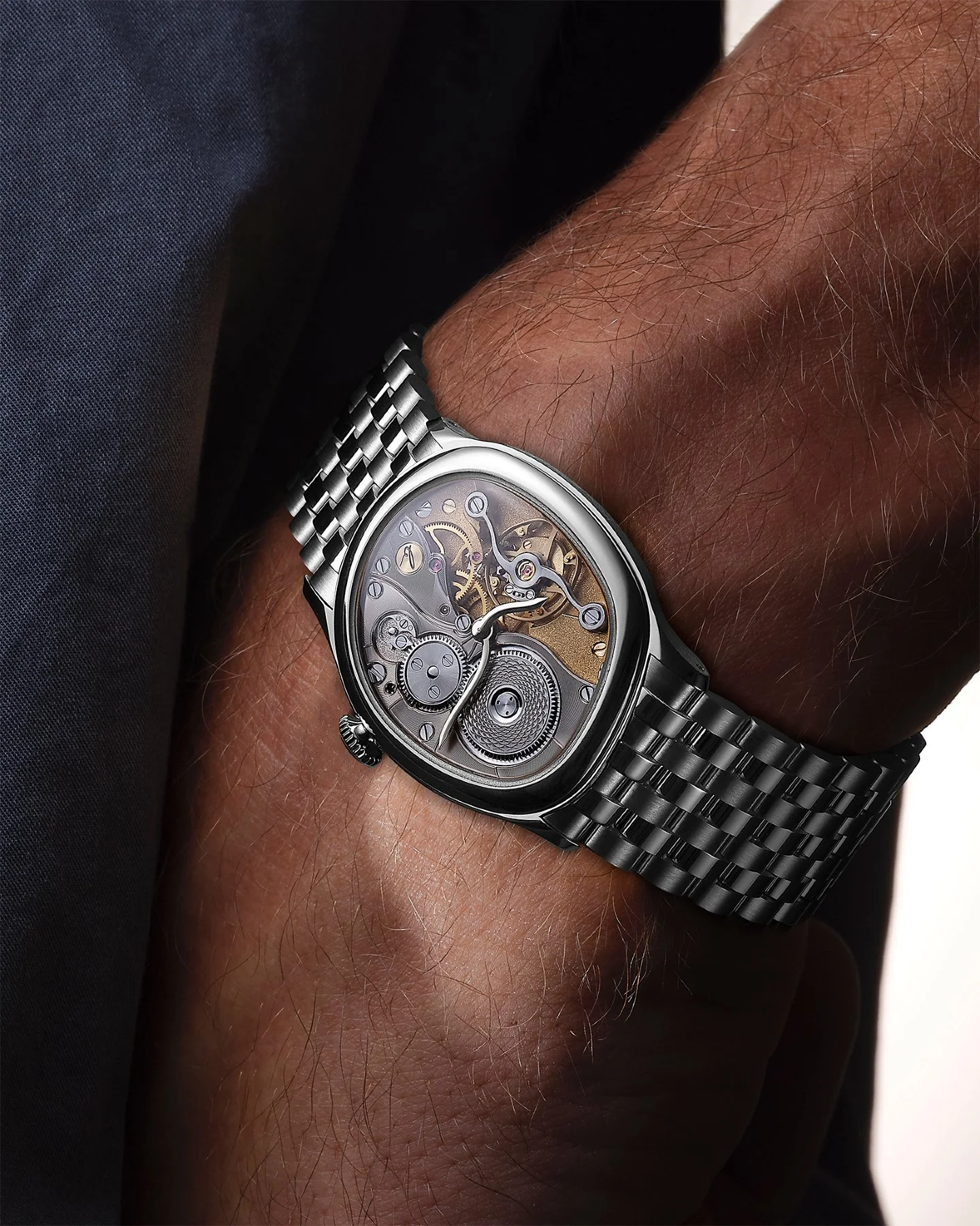 &bull; Mirage Miroir
The Miroir 38mm offers a unique aesthetic by ticking two boxes rather well, with the details of a complex movement, but in the ergonomics of a dress watch.

#wristcheck #wristgame #watchnerd
#watchcity #horology #indiewatch
#inde