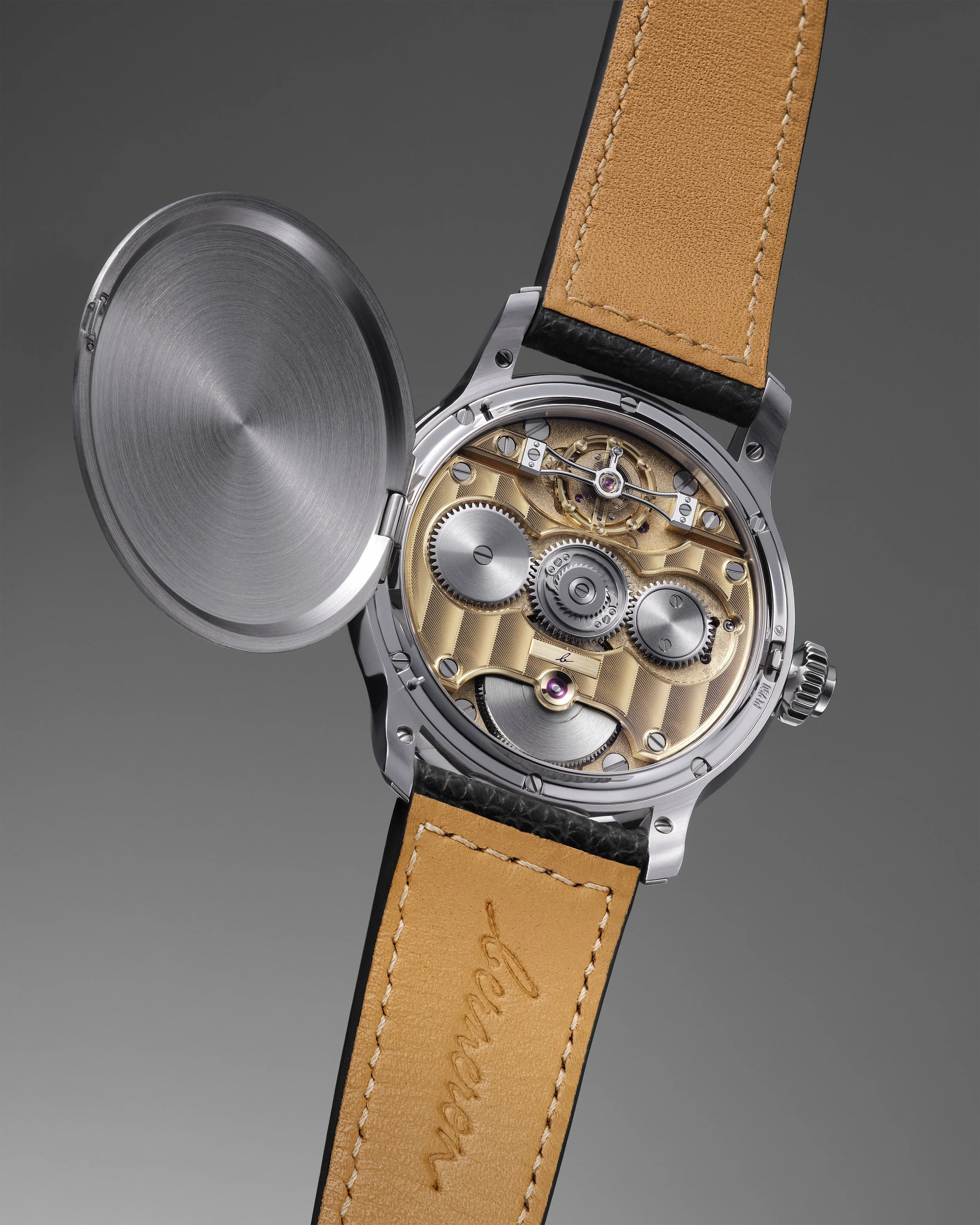 05. QA-Silver_fond.jpg