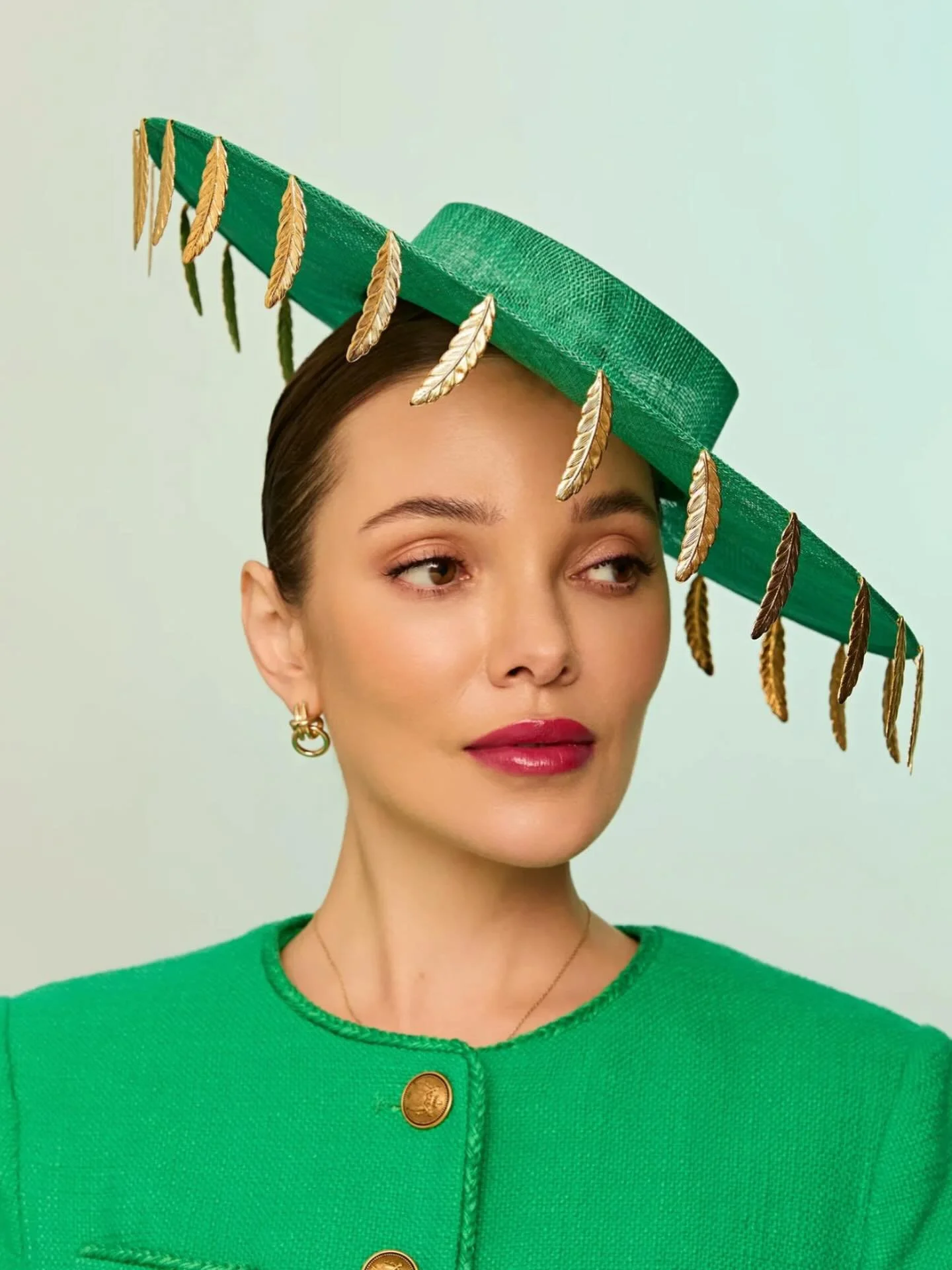 A piece from our New Summer Collection 2026.
Stellara! 
A sinamay straw Green boater style hat perfect for Weddings or the racing season. 
.
.
Photographer @laurenmarshphotography 
Model @alena__ts_ 
Makeup artist @francescajordan 
.
#royalascot #wed